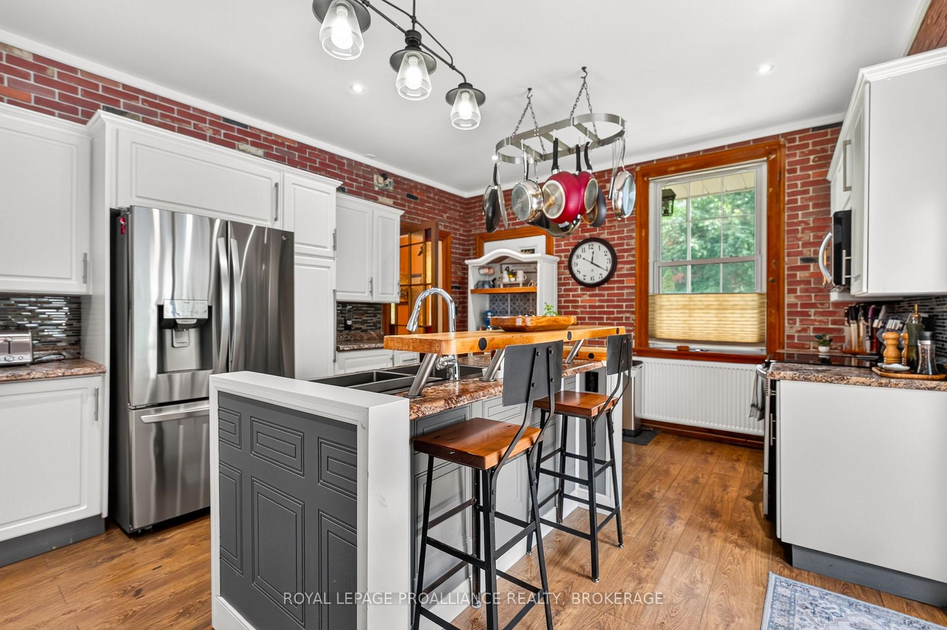 Photo 21 of 223 King Street W, Gananoque, Gananoque — HOMEH