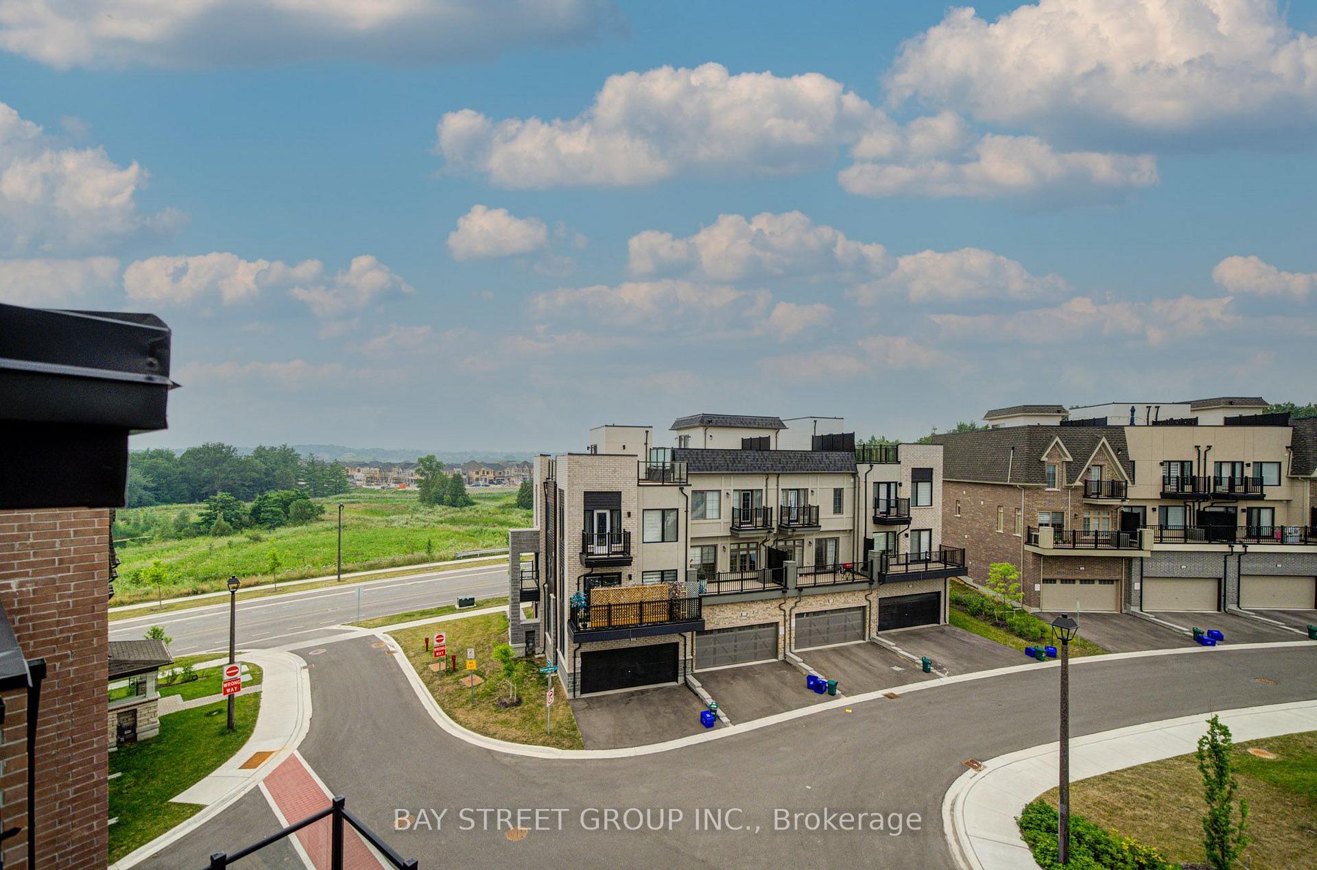Photo 43 of 7 Schmidt Lane, Markham, Angus Glen — HOMEH
