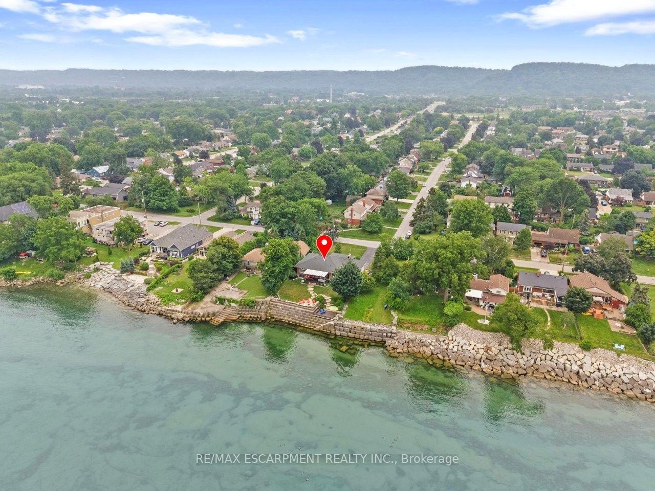 Photo 3 of 42 Lakeside Drive, Grimsby, Grimsby Beach — HOMEH