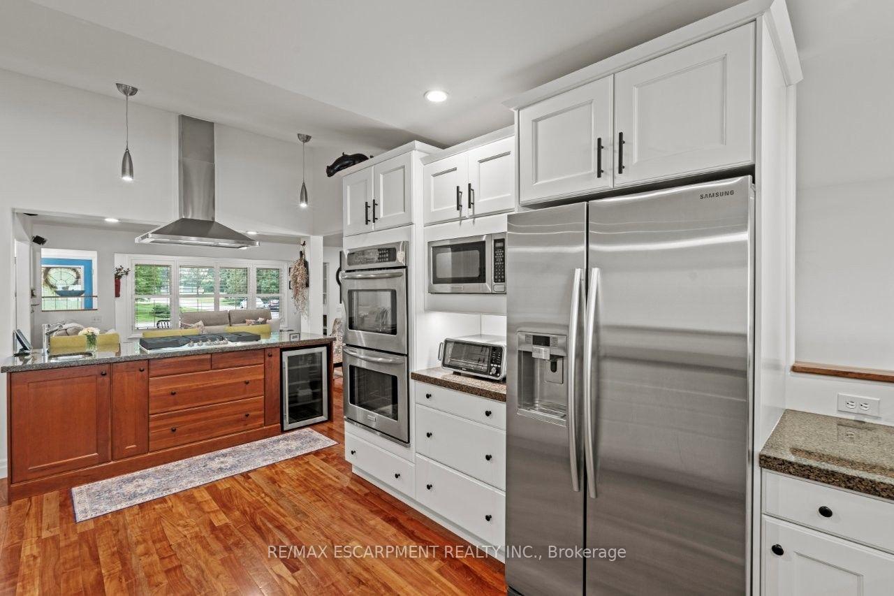 Photo 9 of 42 Lakeside Drive, Grimsby, Grimsby Beach — HOMEH
