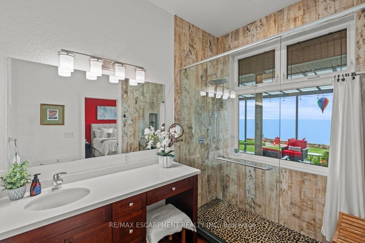 Photo 16 of 42 Lakeside Drive, Grimsby, Grimsby Beach — HOMEH