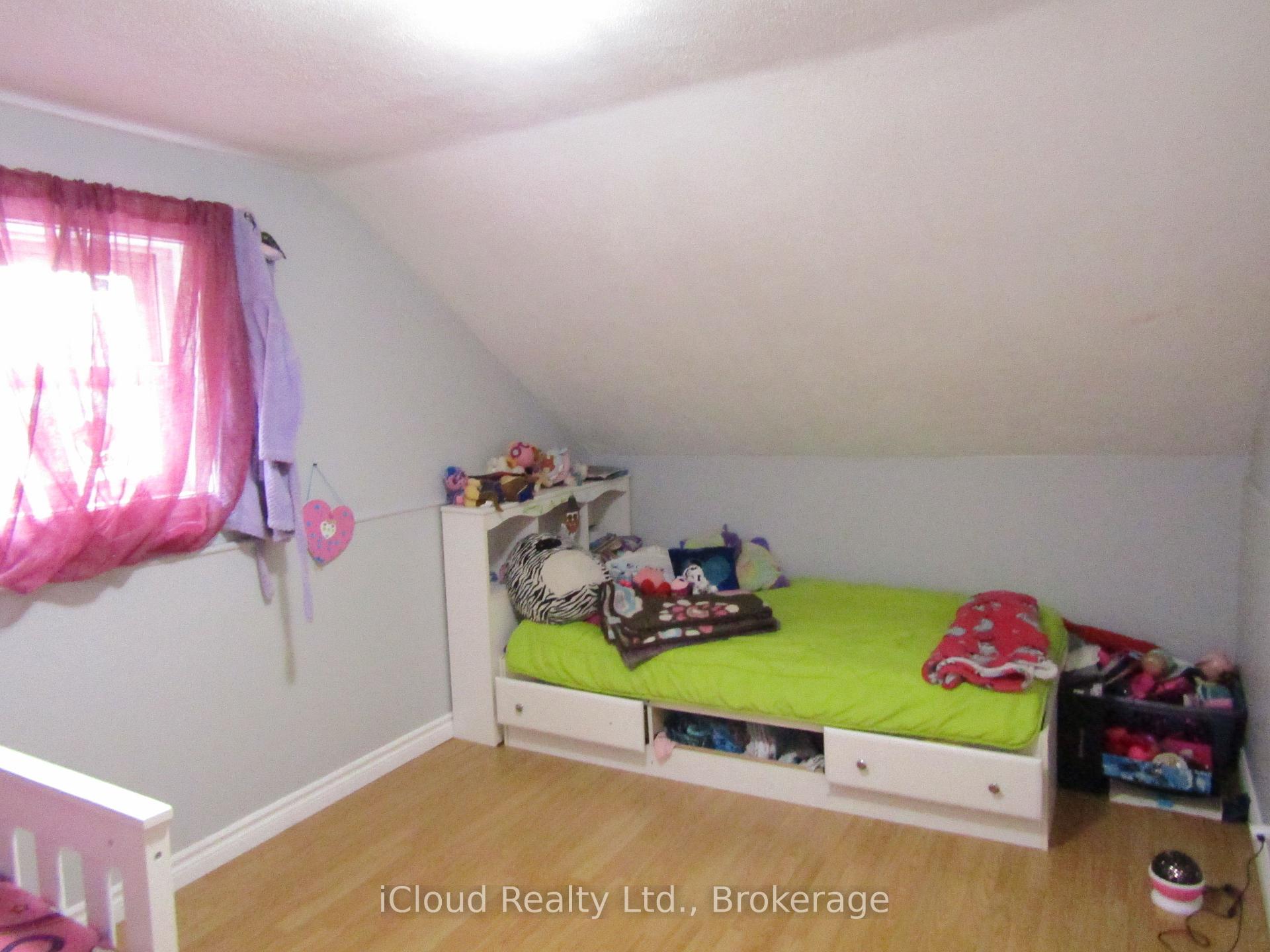 Photo 12 of 170 Troiless Street, Caledon, Caledon Village — HOMEH