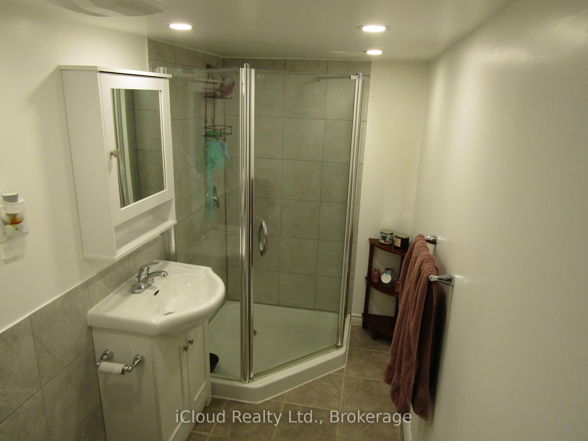 Photo 14 of 170 Troiless Street, Caledon, Caledon Village — HOMEH