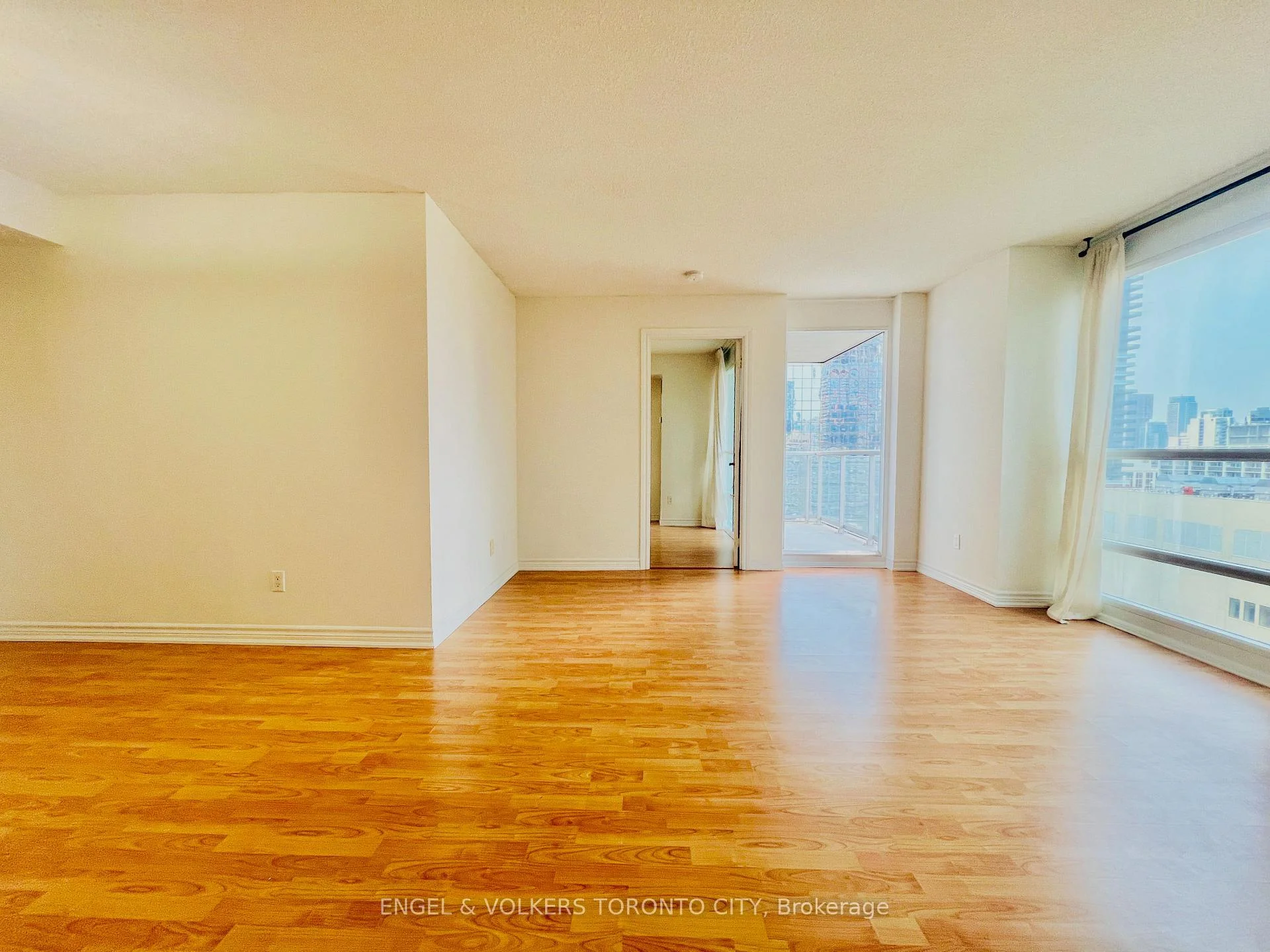 Photo 3 of Unit 2302, 761 Bay Street, Toronto, Bay Street Corridor — HOMEH