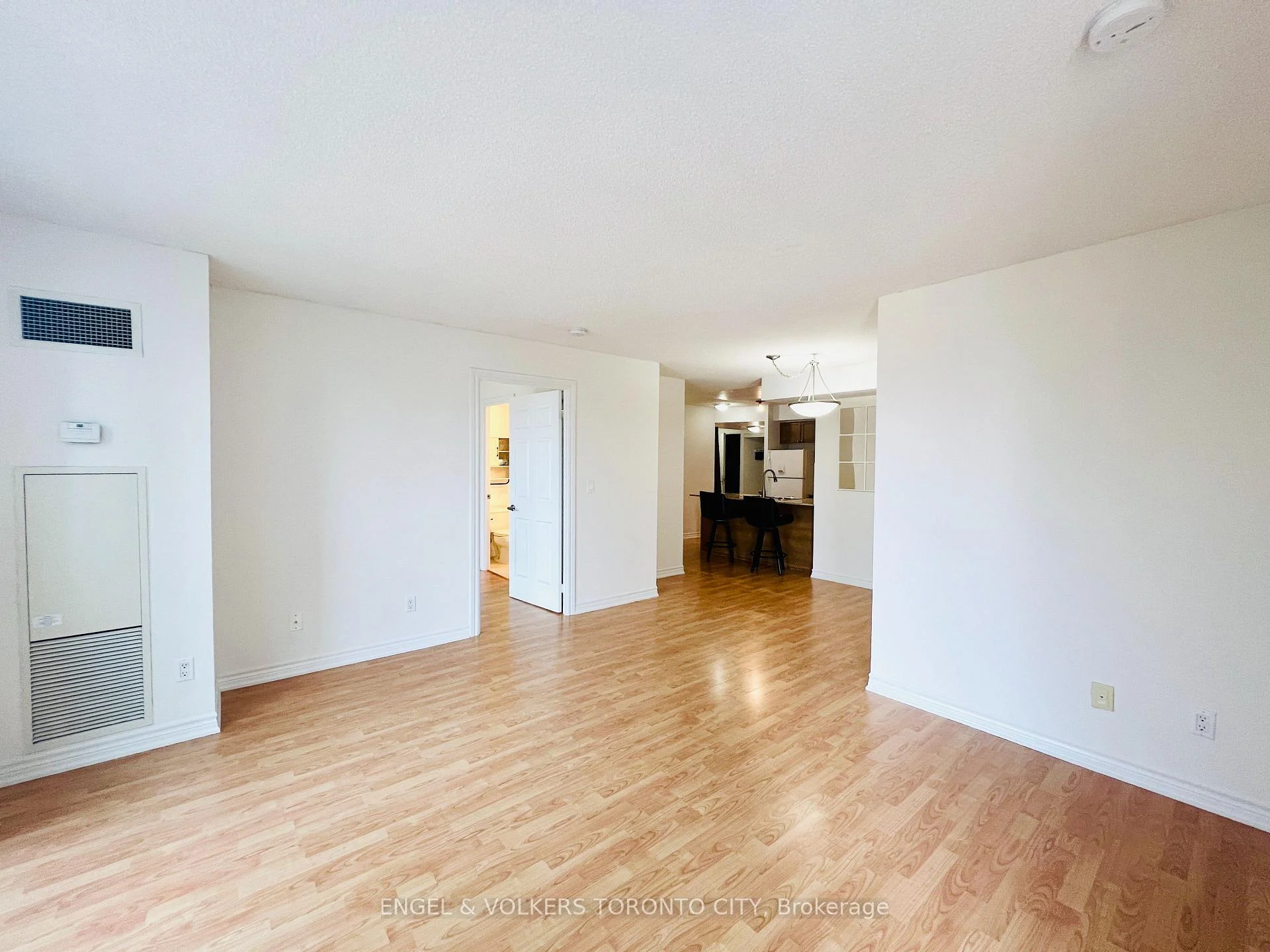 Photo 4 of Unit 2302, 761 Bay Street, Toronto, Bay Street Corridor — HOMEH