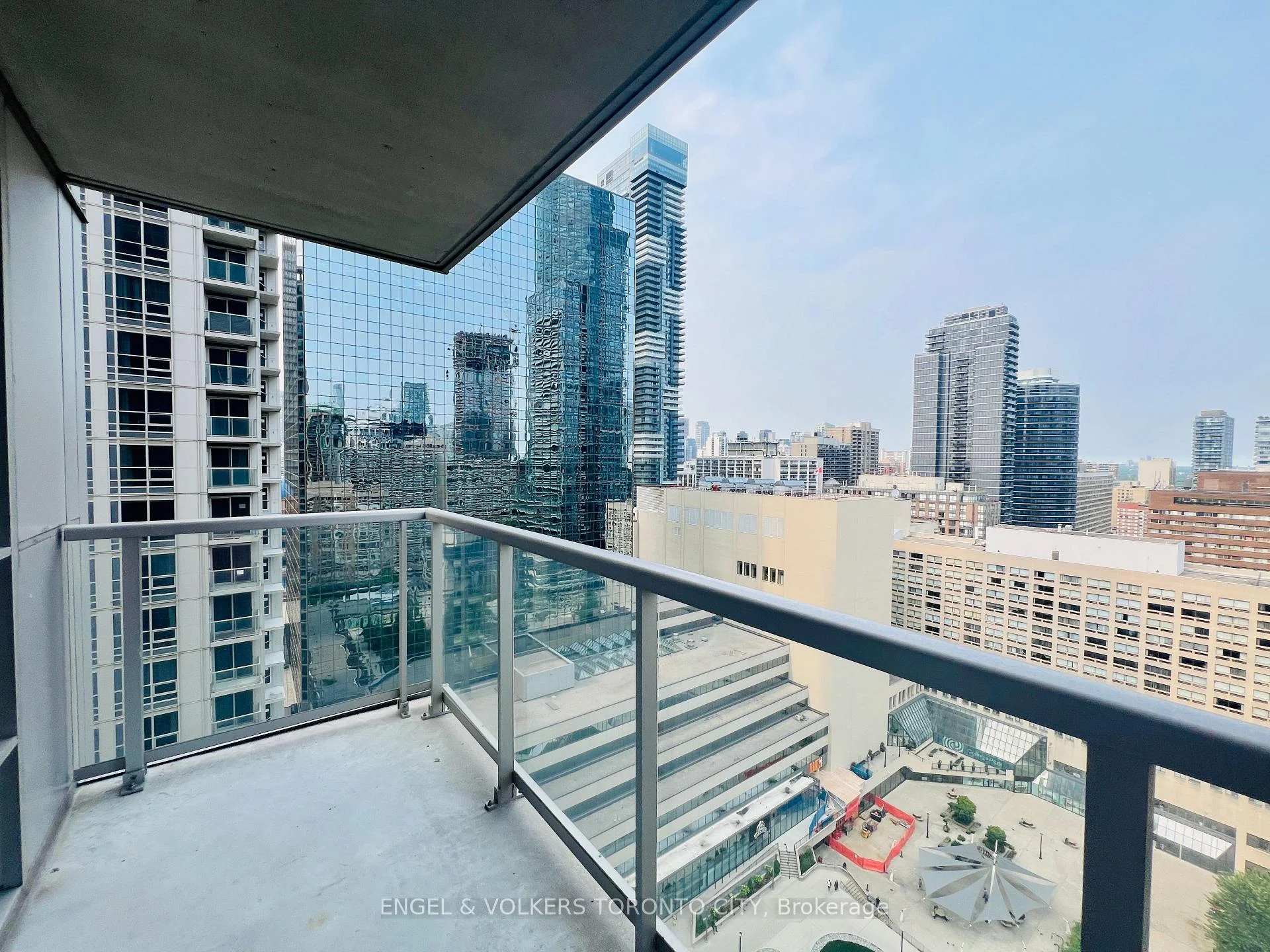 Photo 8 of Unit 2302, 761 Bay Street, Toronto, Bay Street Corridor — HOMEH