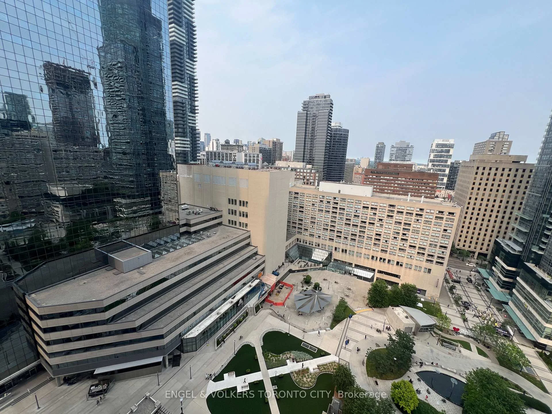 Photo 9 of Unit 2302, 761 Bay Street, Toronto, Bay Street Corridor — HOMEH
