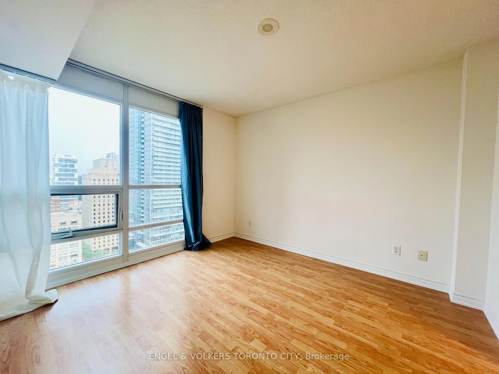 Photo 14 of Unit 2302, 761 Bay Street, Toronto, Bay Street Corridor — HOMEH