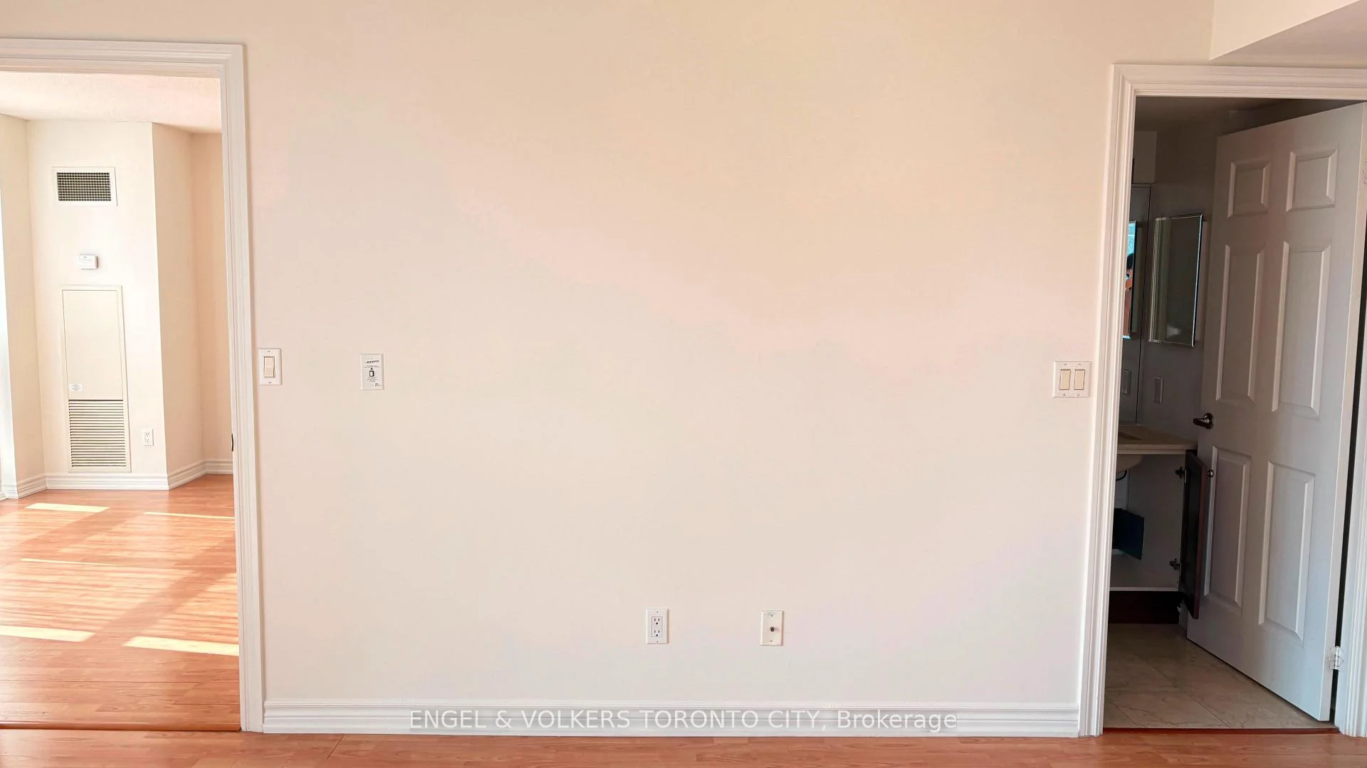 Photo 18 of Unit 2302, 761 Bay Street, Toronto, Bay Street Corridor — HOMEH