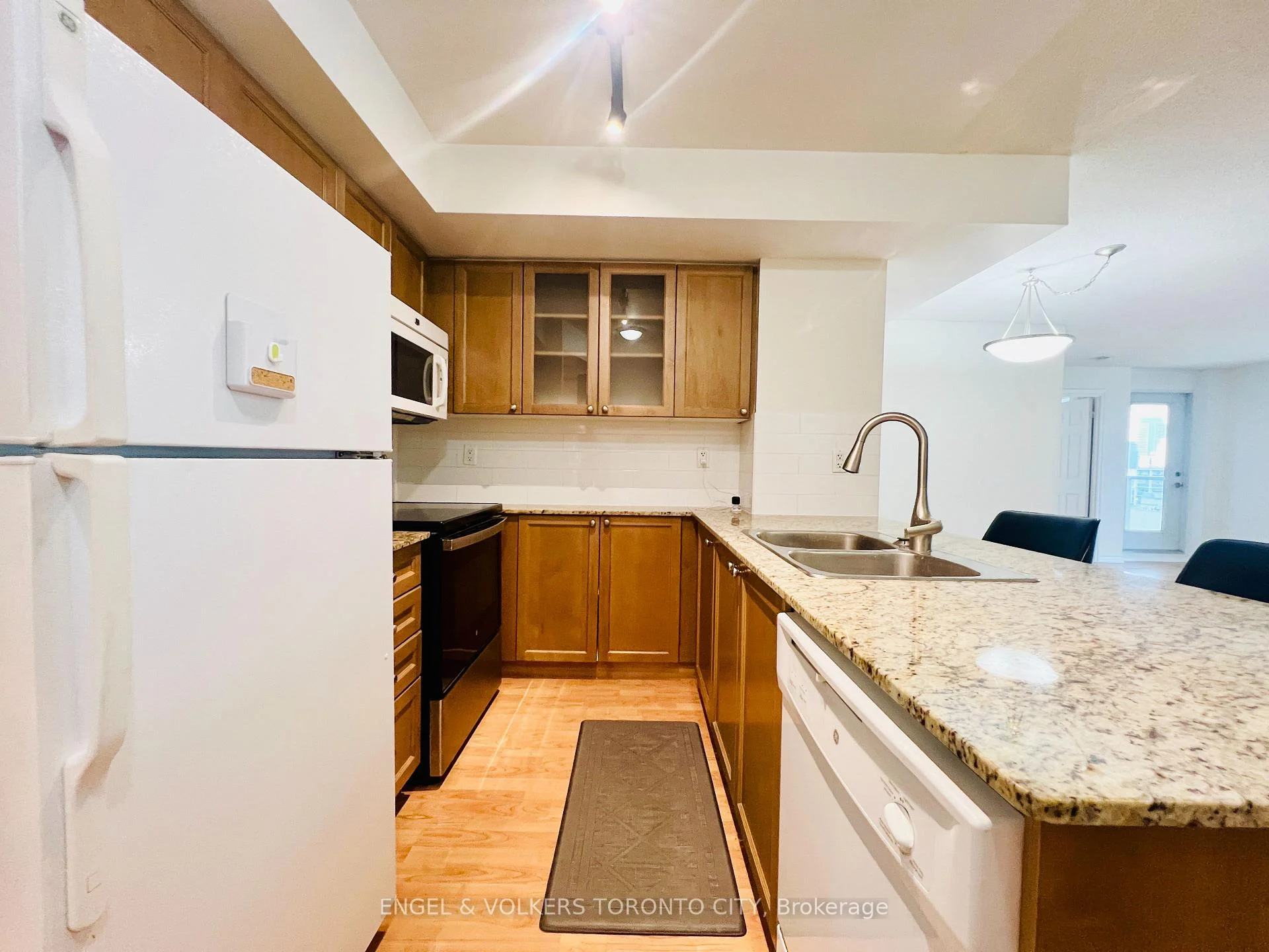 Photo 19 of Unit 2302, 761 Bay Street, Toronto, Bay Street Corridor — HOMEH