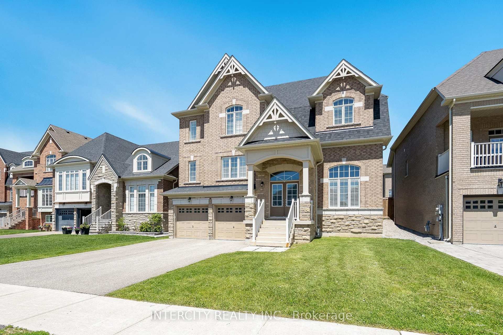 Photo 4 of 6 Flay Court, Innisfil, Cookstown — HOMEH