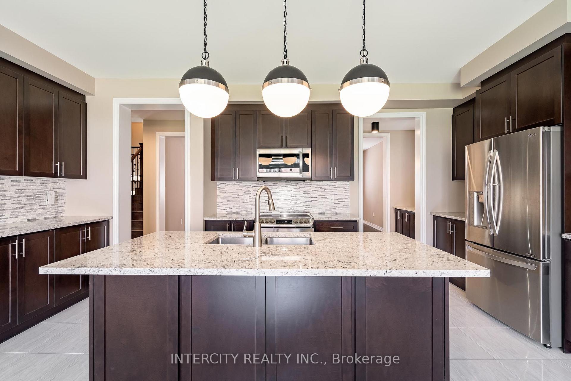Photo 9 of 6 Flay Court, Innisfil, Cookstown — HOMEH