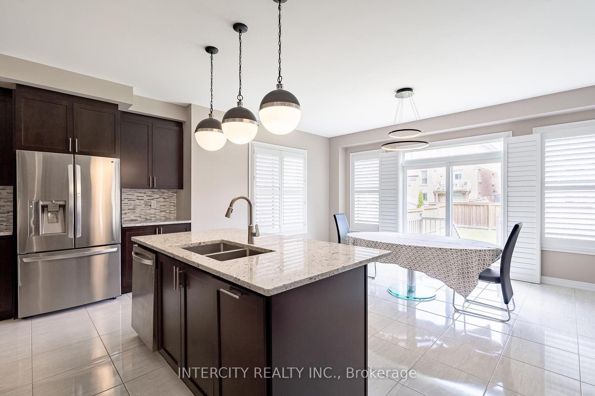 Photo 11 of 6 Flay Court, Innisfil, Cookstown — HOMEH