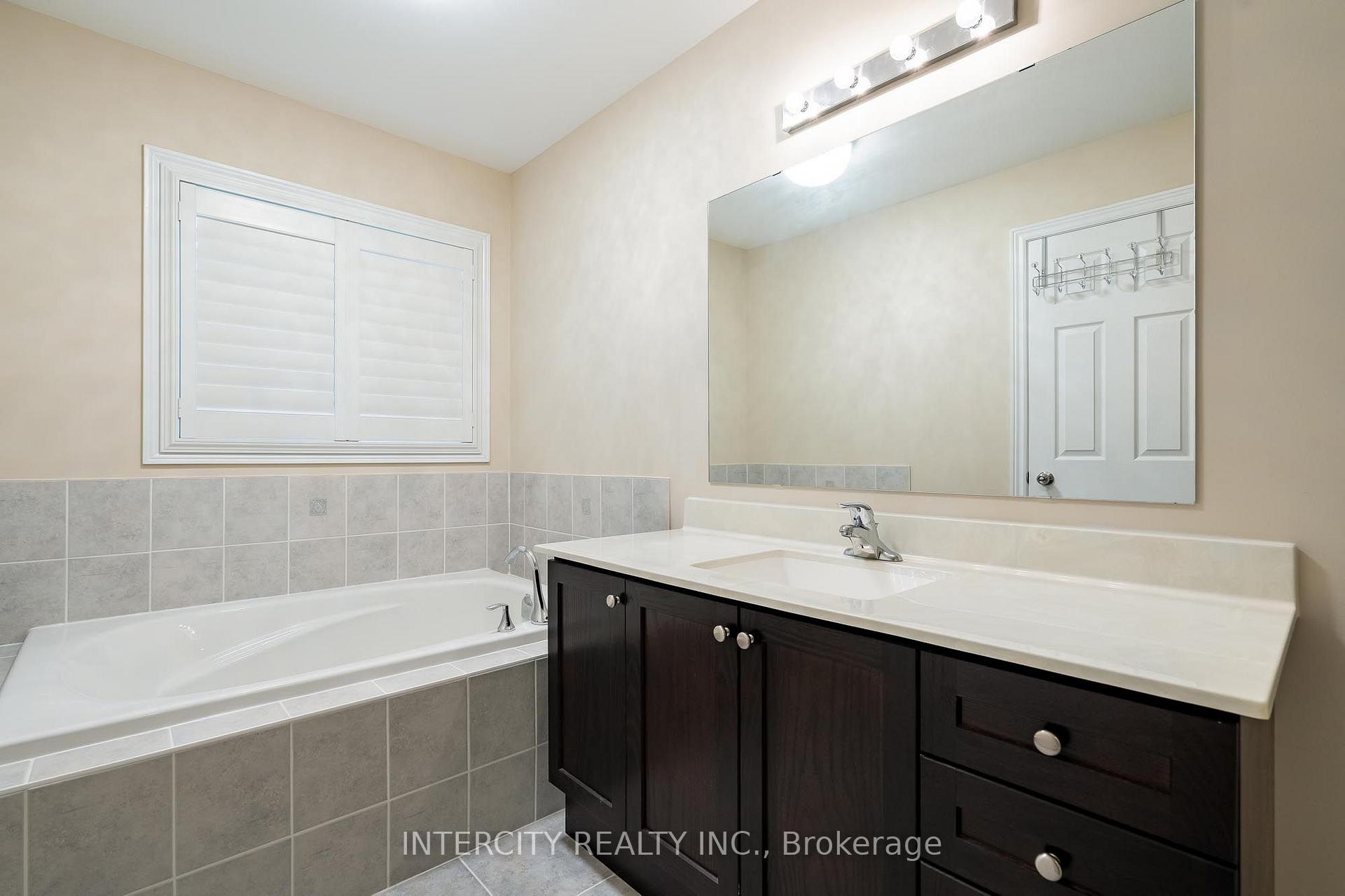Photo 25 of 6 Flay Court, Innisfil, Cookstown — HOMEH
