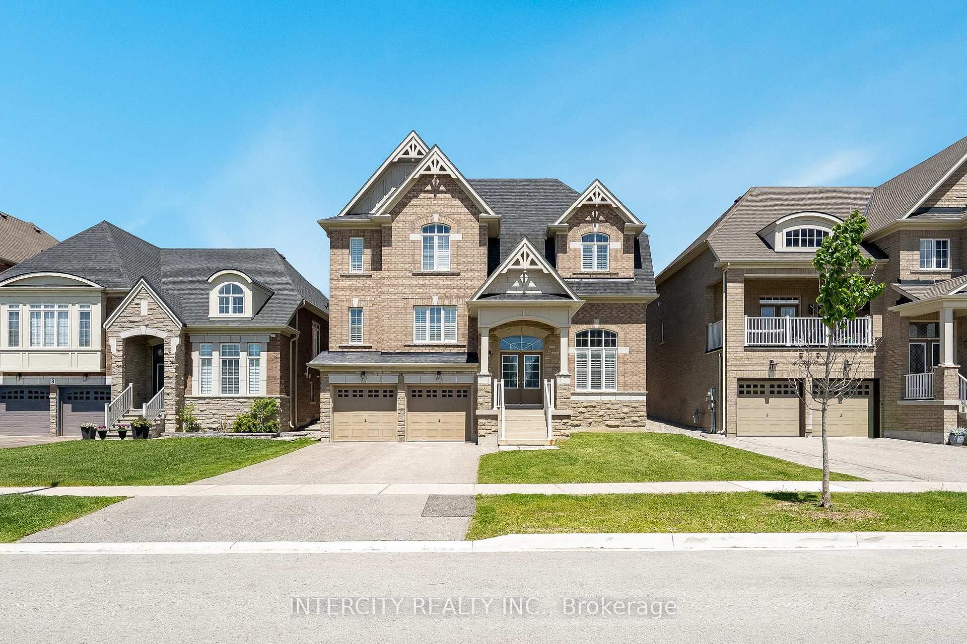 Photo 2 of 6 Flay Court, Innisfil, Cookstown — HOMEH