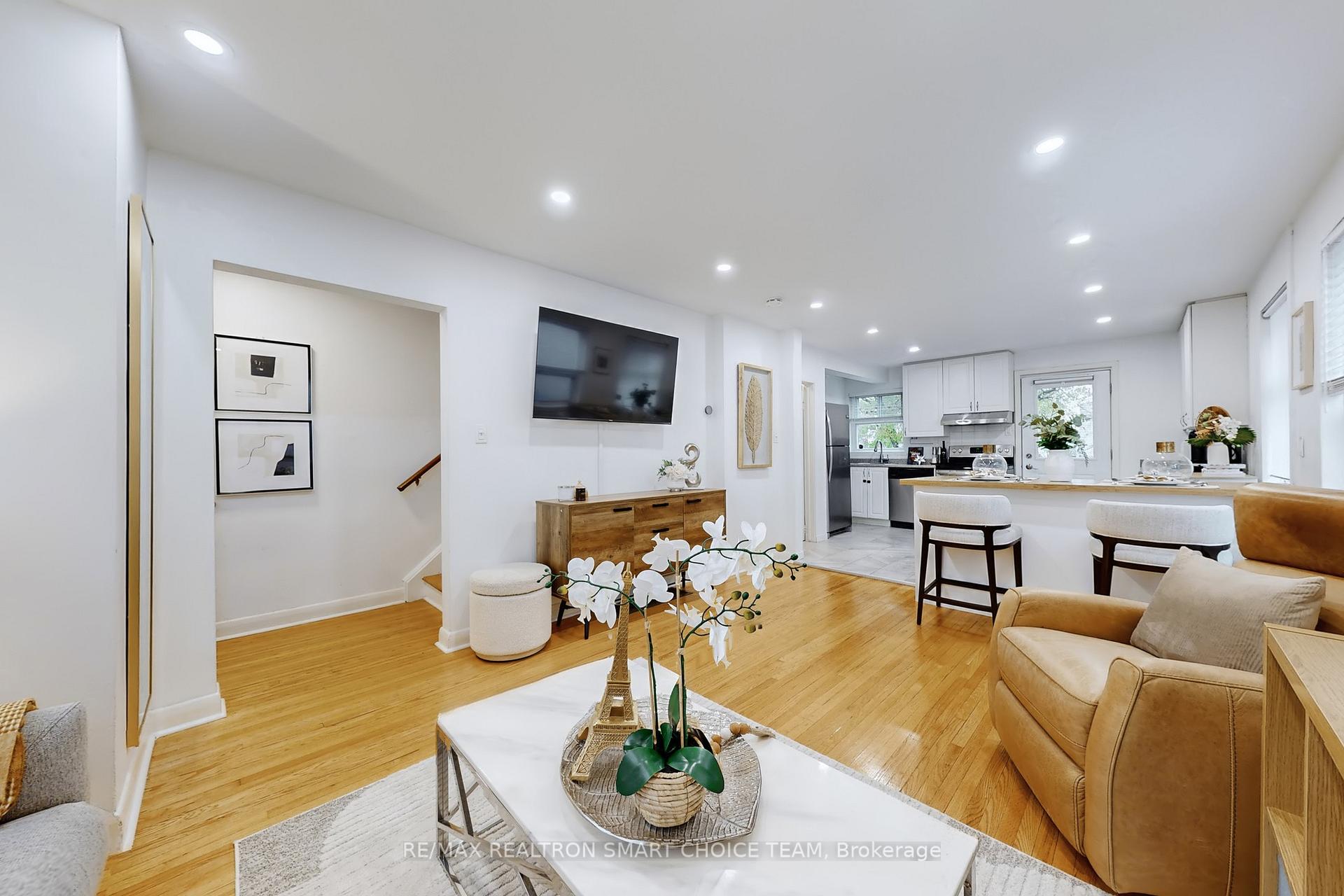 Photo 5 of 783 Birchmount Road, Scarborough, Ionview — HOMEH