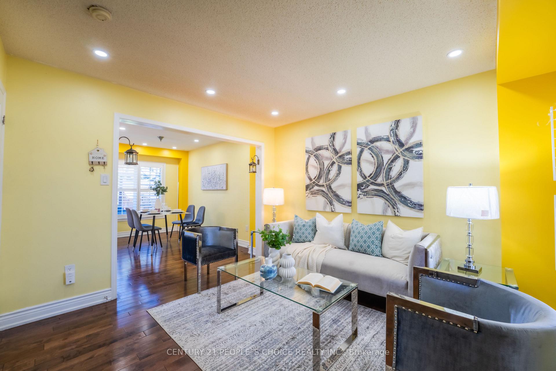 Photo 8 of 32 Summerdale Crescent, Brampton, Fletcher's Meadow — HOMEH
