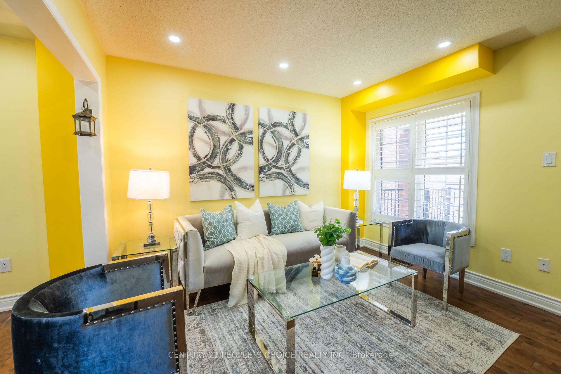 Photo 10 of 32 Summerdale Crescent, Brampton, Fletcher's Meadow — HOMEH