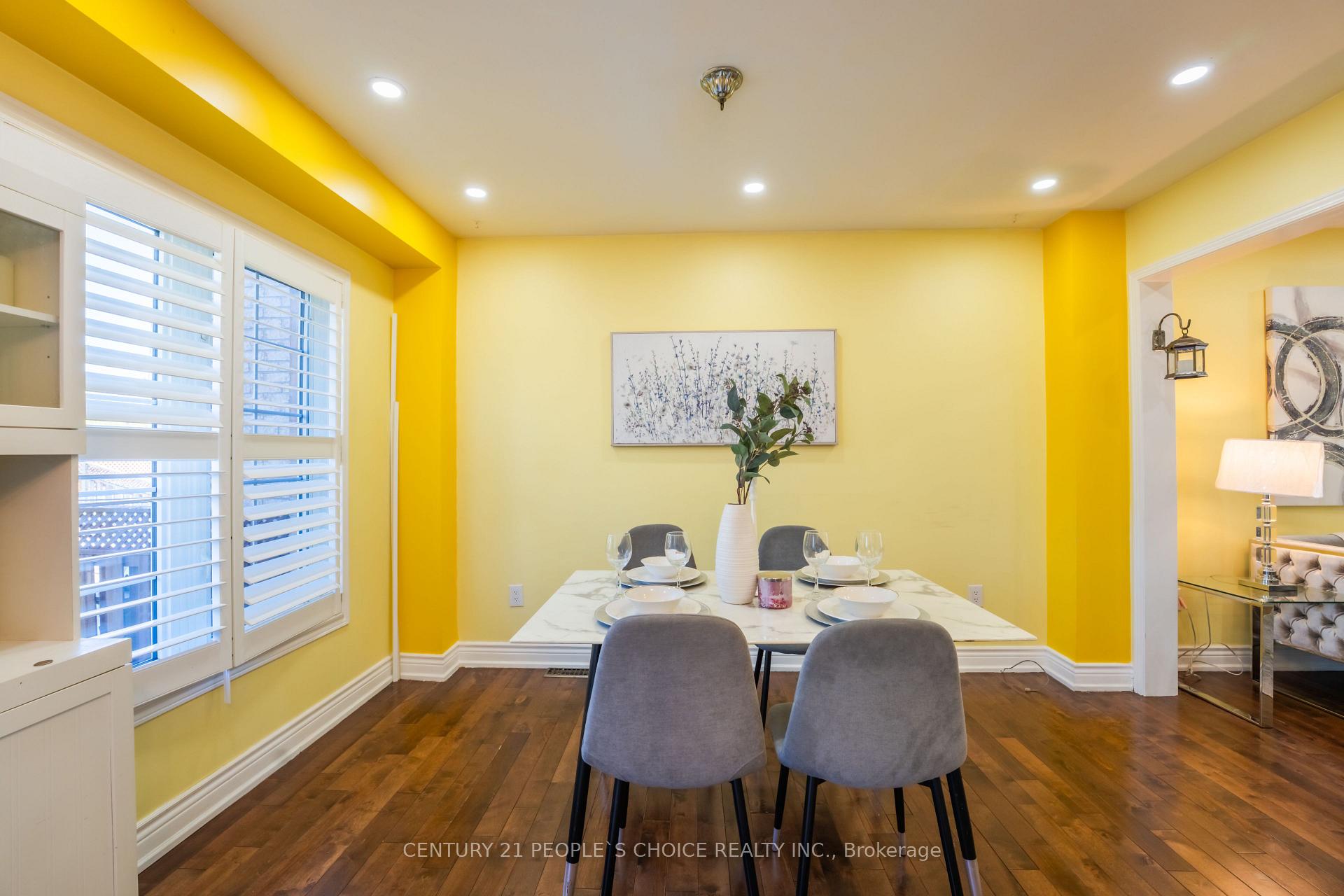 Photo 13 of 32 Summerdale Crescent, Brampton, Fletcher's Meadow — HOMEH