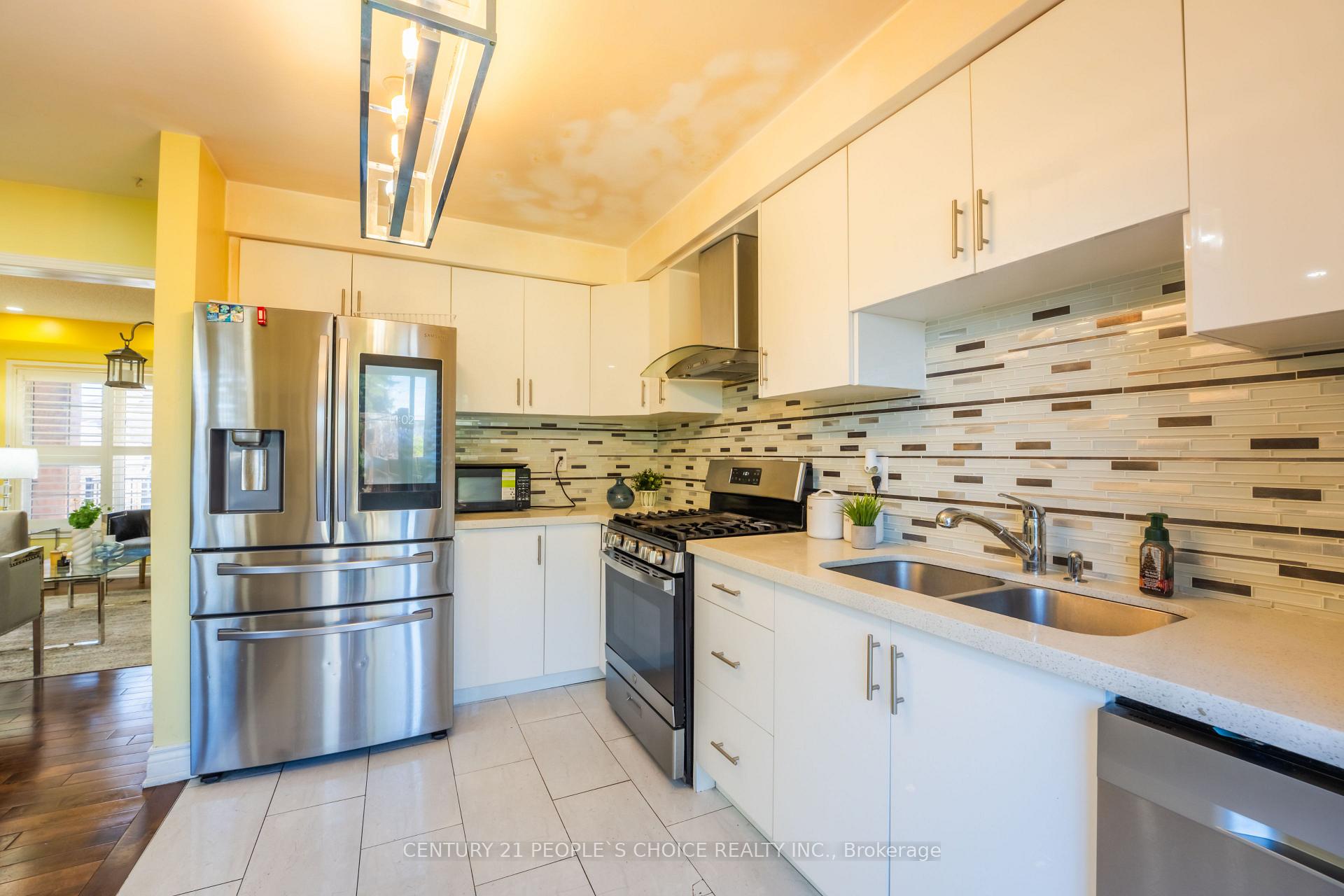 Photo 18 of 32 Summerdale Crescent, Brampton, Fletcher's Meadow — HOMEH