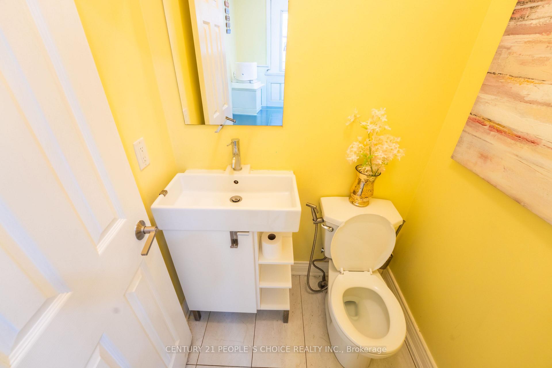 Photo 19 of 32 Summerdale Crescent, Brampton, Fletcher's Meadow — HOMEH