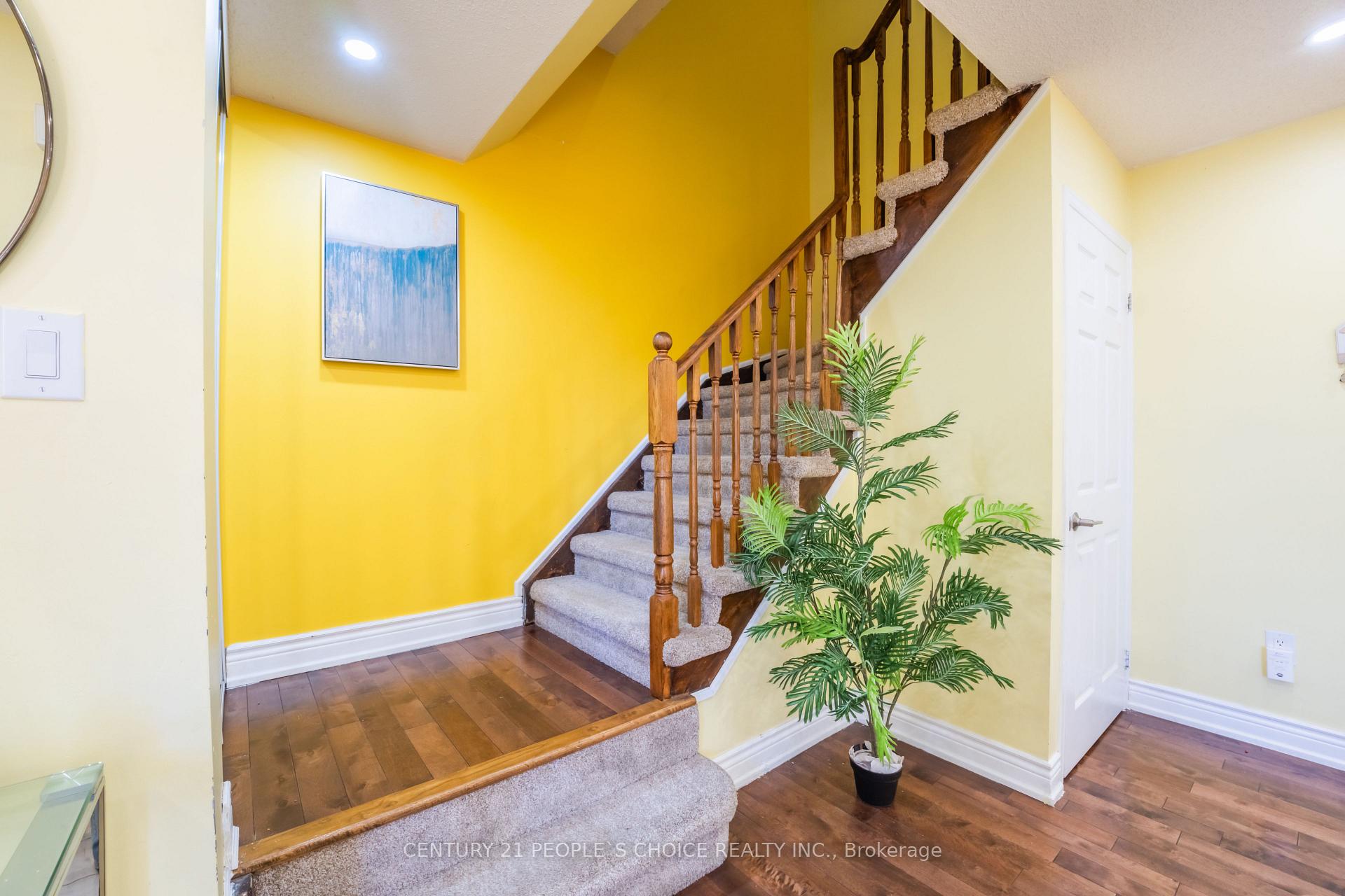 Photo 20 of 32 Summerdale Crescent, Brampton, Fletcher's Meadow — HOMEH