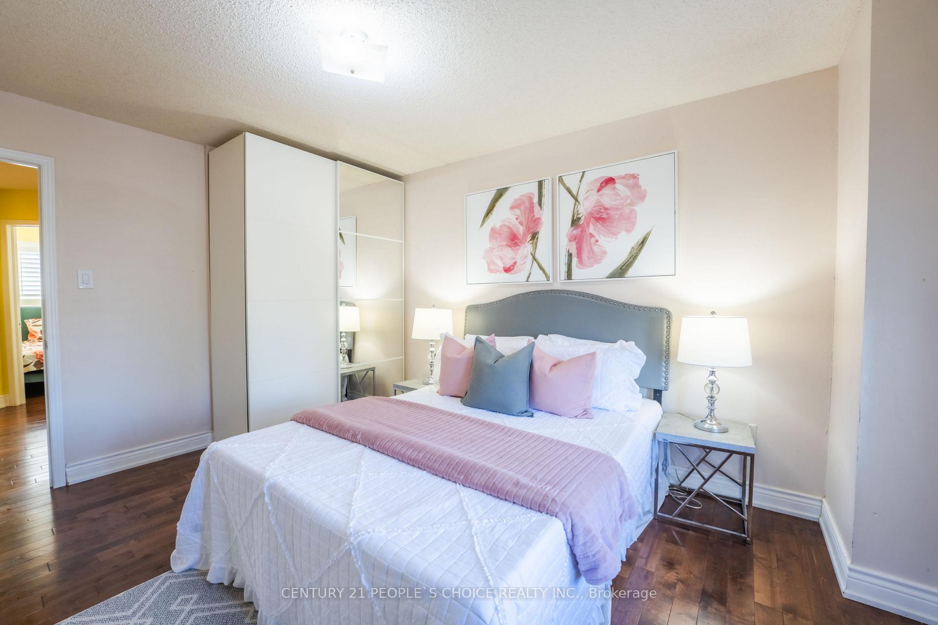 Photo 22 of 32 Summerdale Crescent, Brampton, Fletcher's Meadow — HOMEH