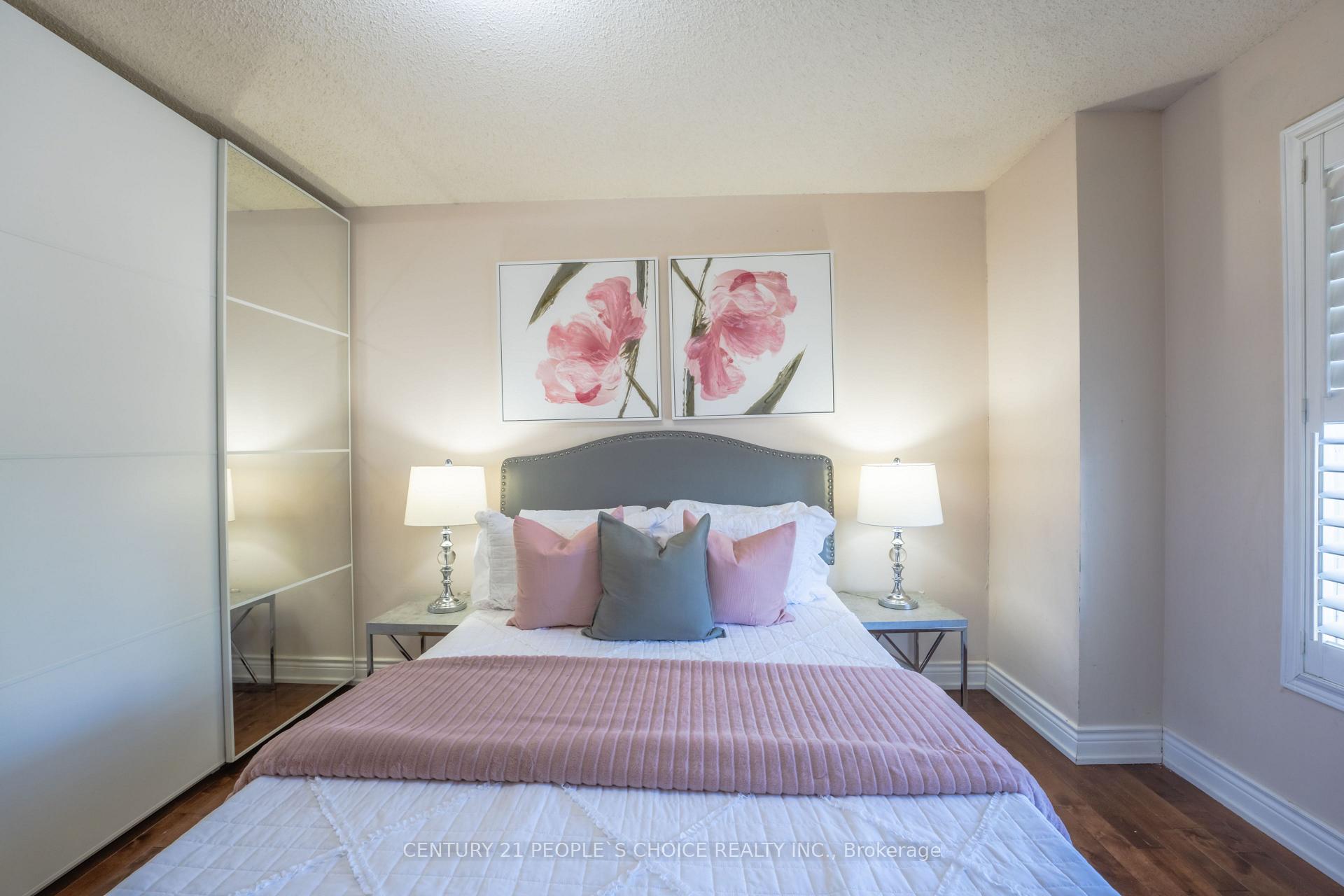Photo 23 of 32 Summerdale Crescent, Brampton, Fletcher's Meadow — HOMEH