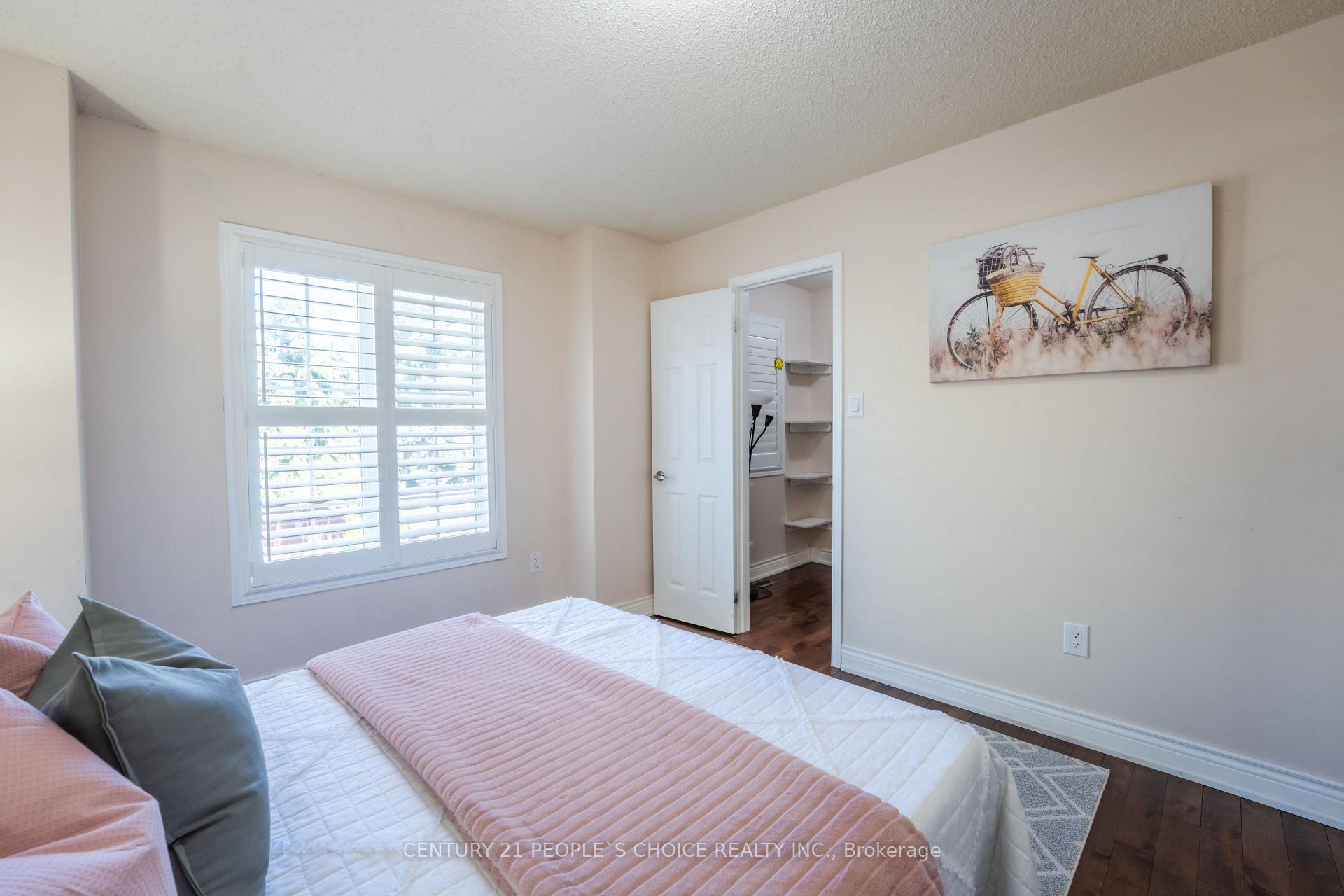 Photo 24 of 32 Summerdale Crescent, Brampton, Fletcher's Meadow — HOMEH