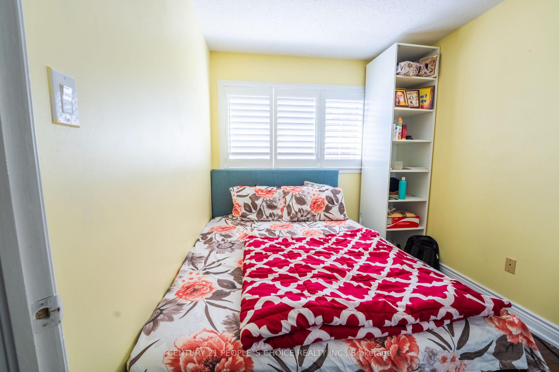 Photo 27 of 32 Summerdale Crescent, Brampton, Fletcher's Meadow — HOMEH