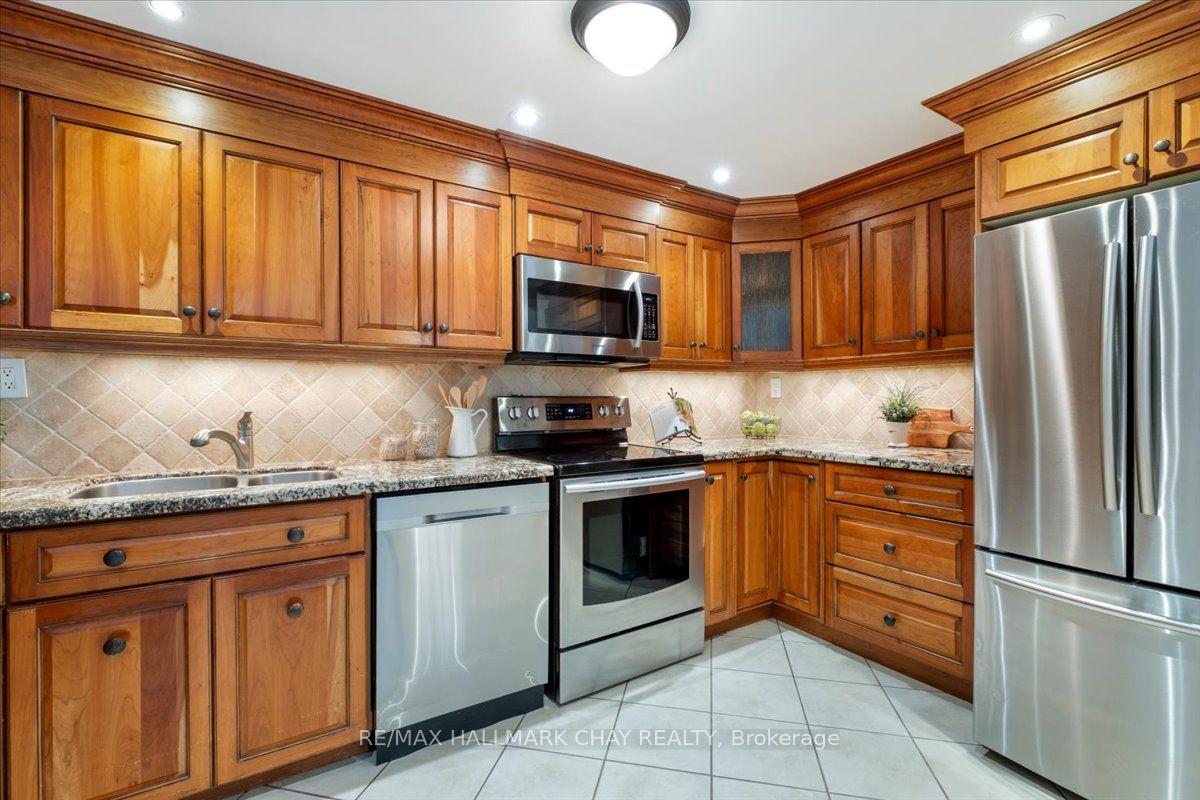 Photo 10 of Unit 202, 181 Collier Street, Barrie, City Centre — HOMEH