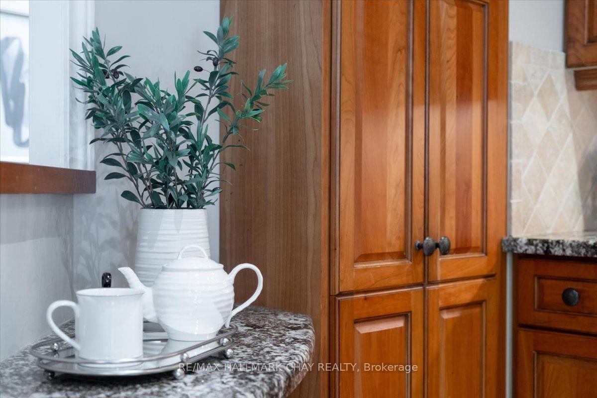 Photo 13 of Unit 202, 181 Collier Street, Barrie, City Centre — HOMEH