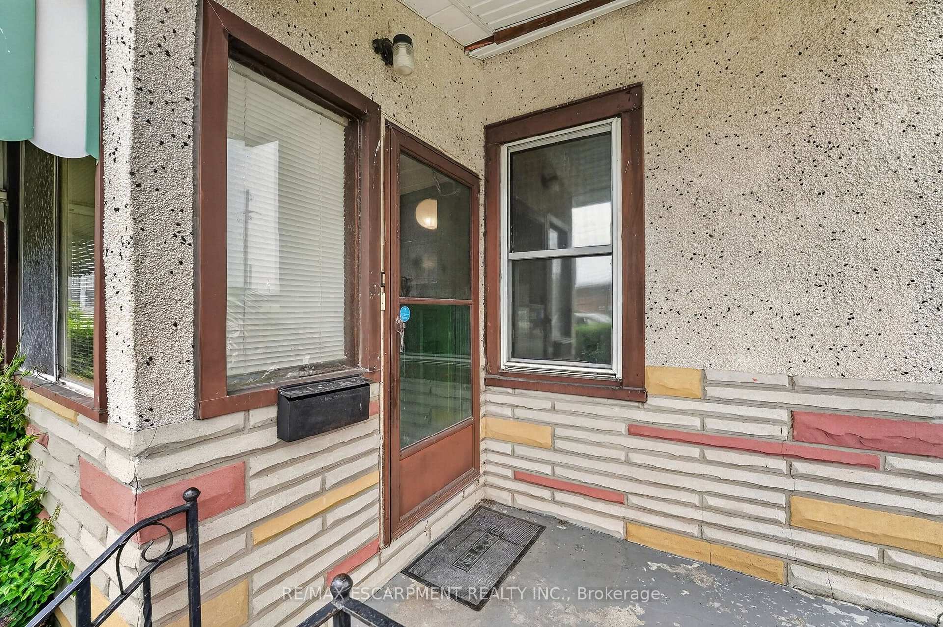 Photo 2 of 37 Page Street, St. Catharines, E. Chester — HOMEH