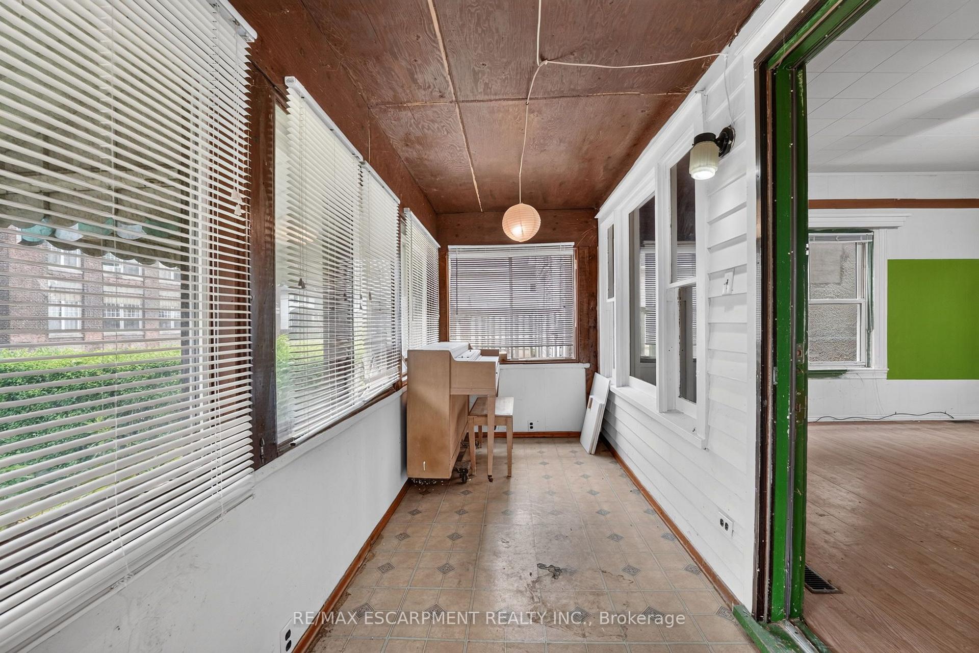 Photo 3 of 37 Page Street, St. Catharines, E. Chester — HOMEH