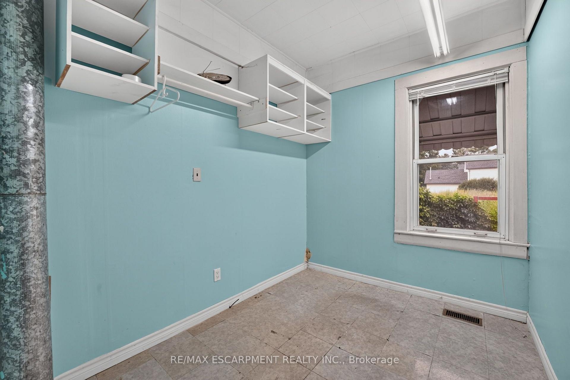Photo 8 of 37 Page Street, St. Catharines, E. Chester — HOMEH