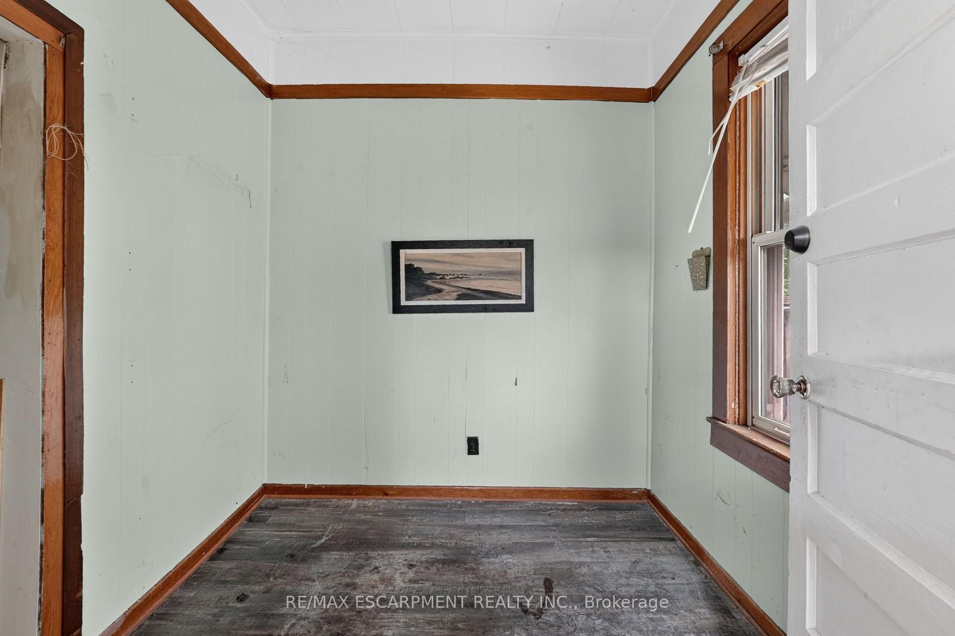 Photo 14 of 37 Page Street, St. Catharines, E. Chester — HOMEH