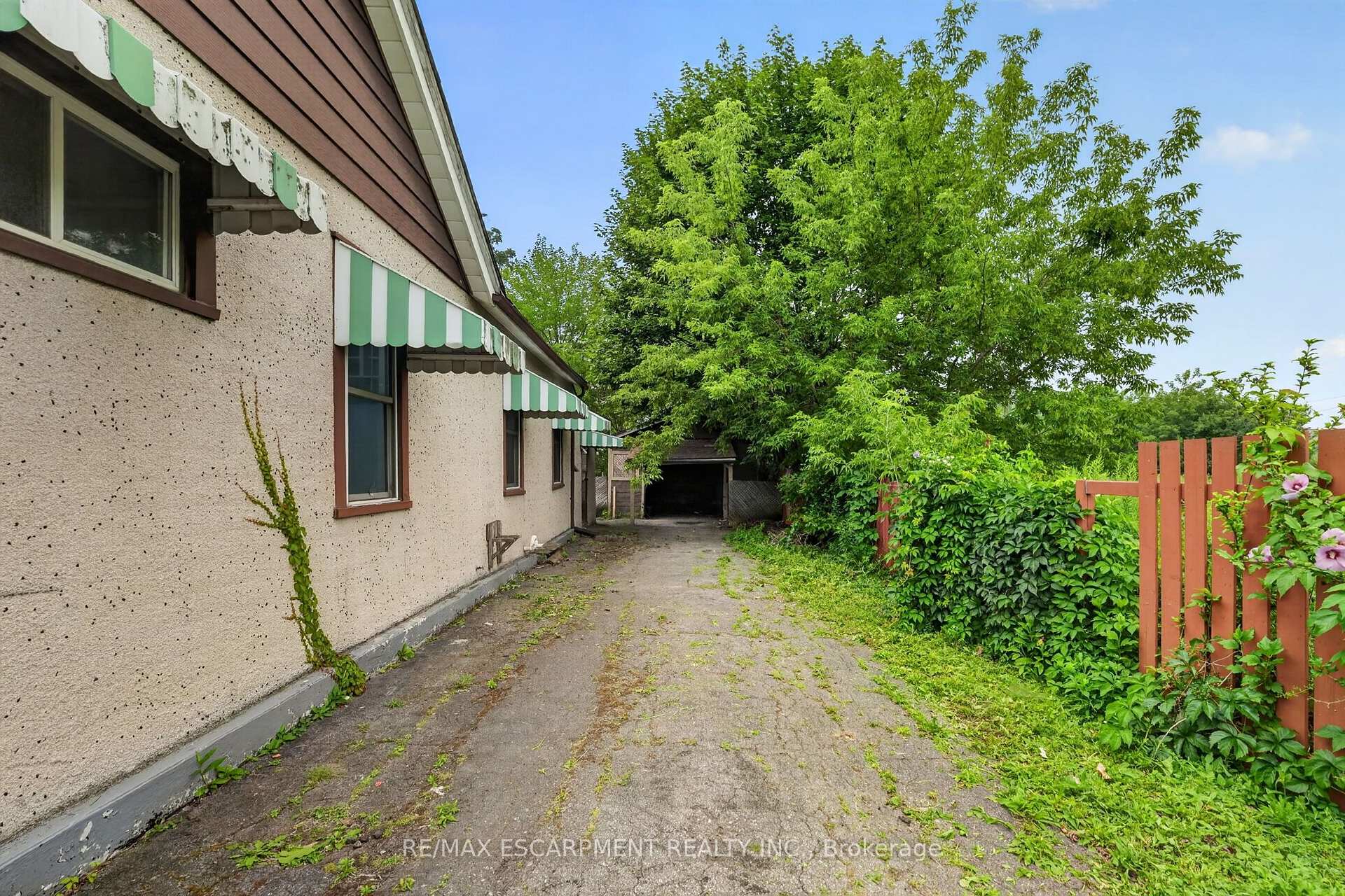 Photo 18 of 37 Page Street, St. Catharines, E. Chester — HOMEH