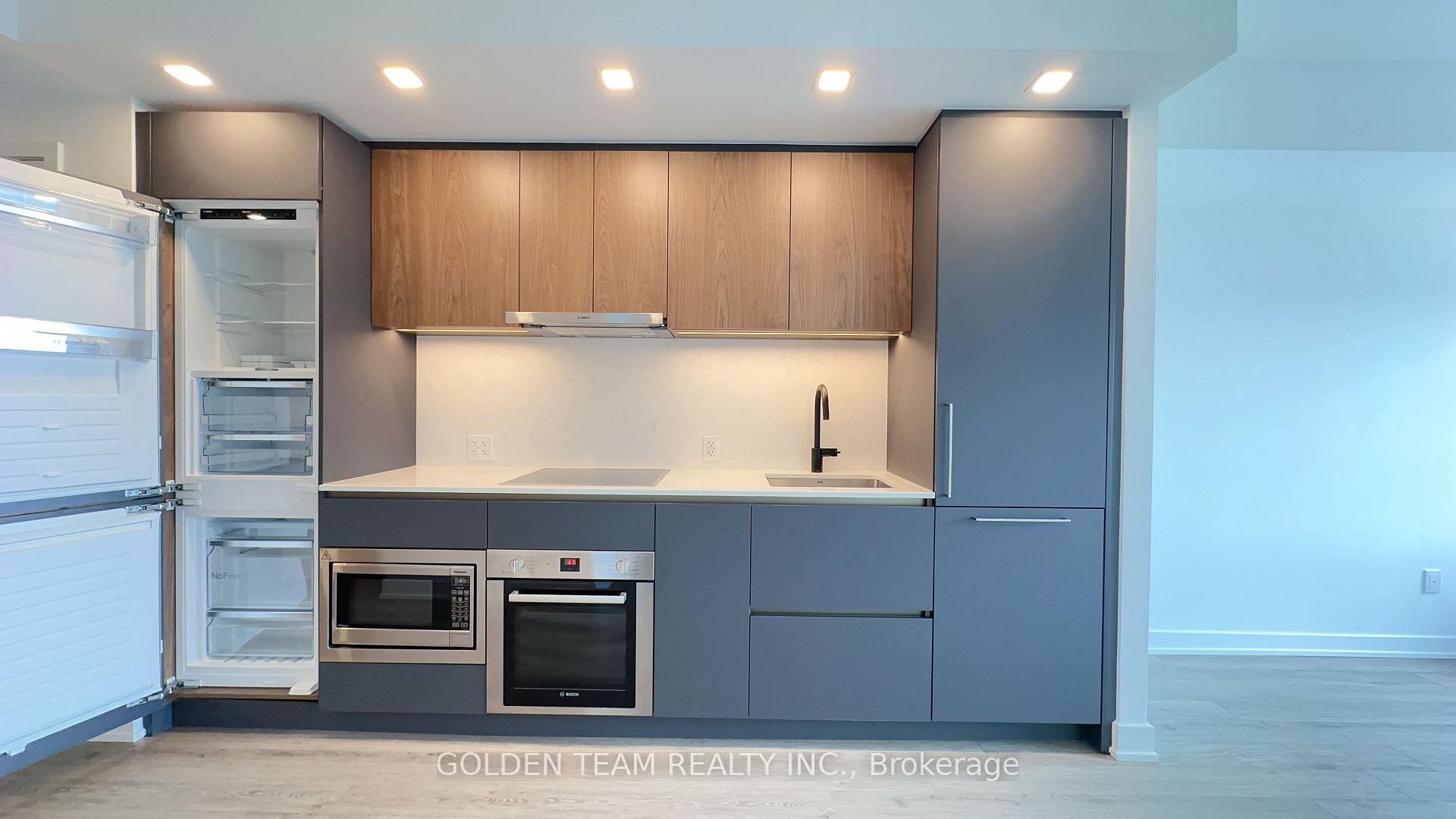 Front of Unit 3510, 609 Sherbourne Street