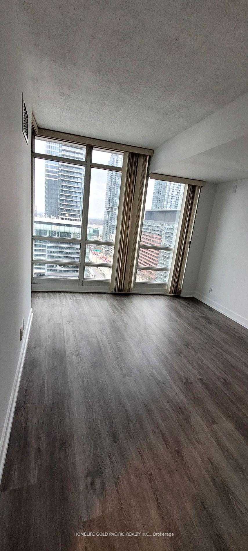 Photo 4 of Unit 2112, 397 Front Street W, Toronto, Waterfront Communities — HOMEH