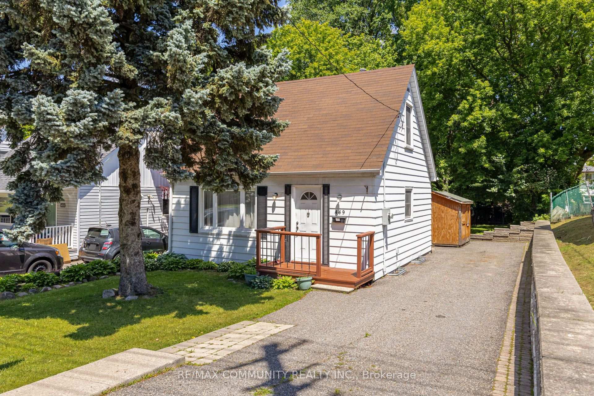 Photo 2 of 449 Ritson Road N, Oshawa, O'Neill — HOMEH