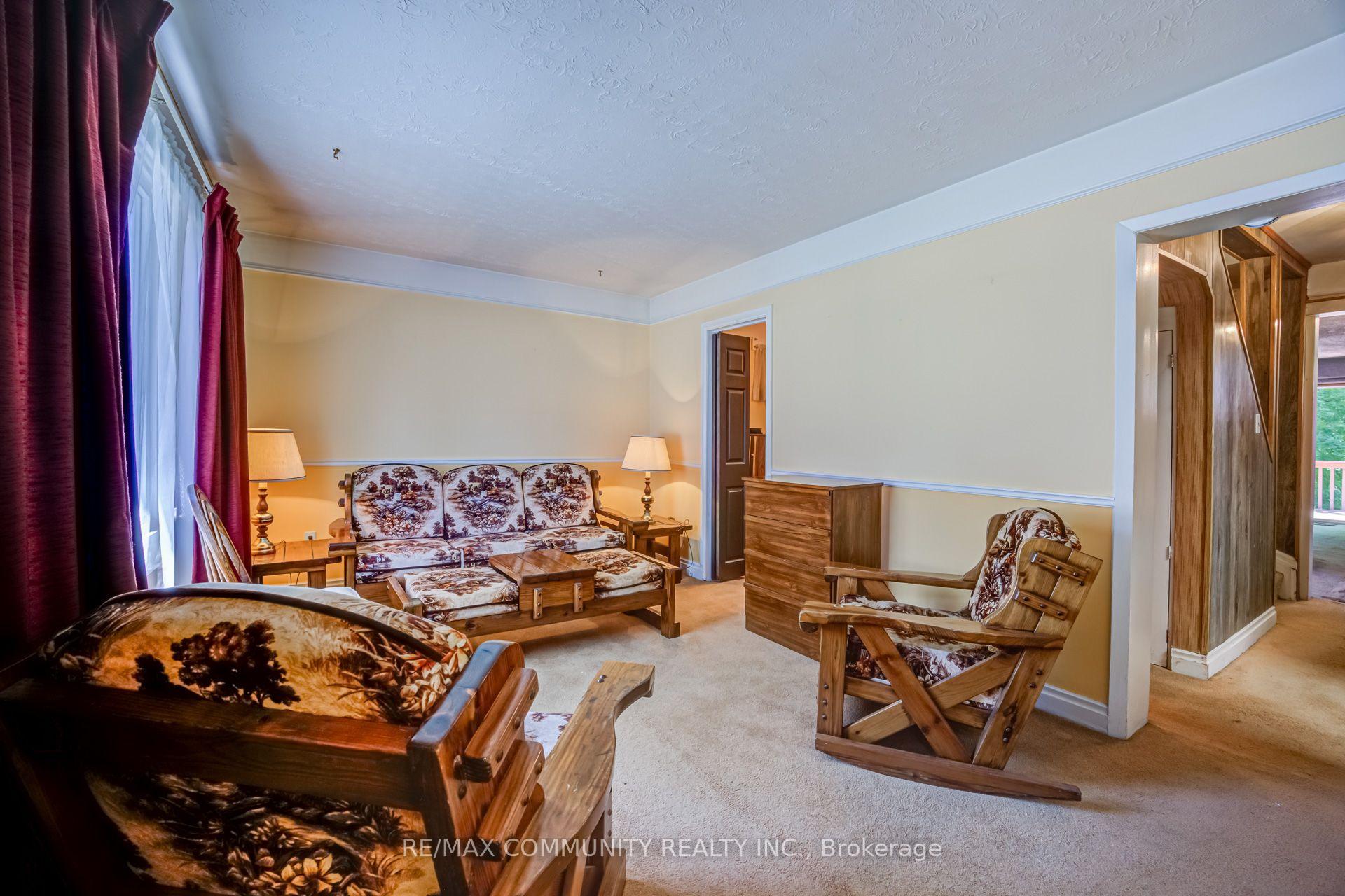 Photo 5 of 449 Ritson Road N, Oshawa, O'Neill — HOMEH