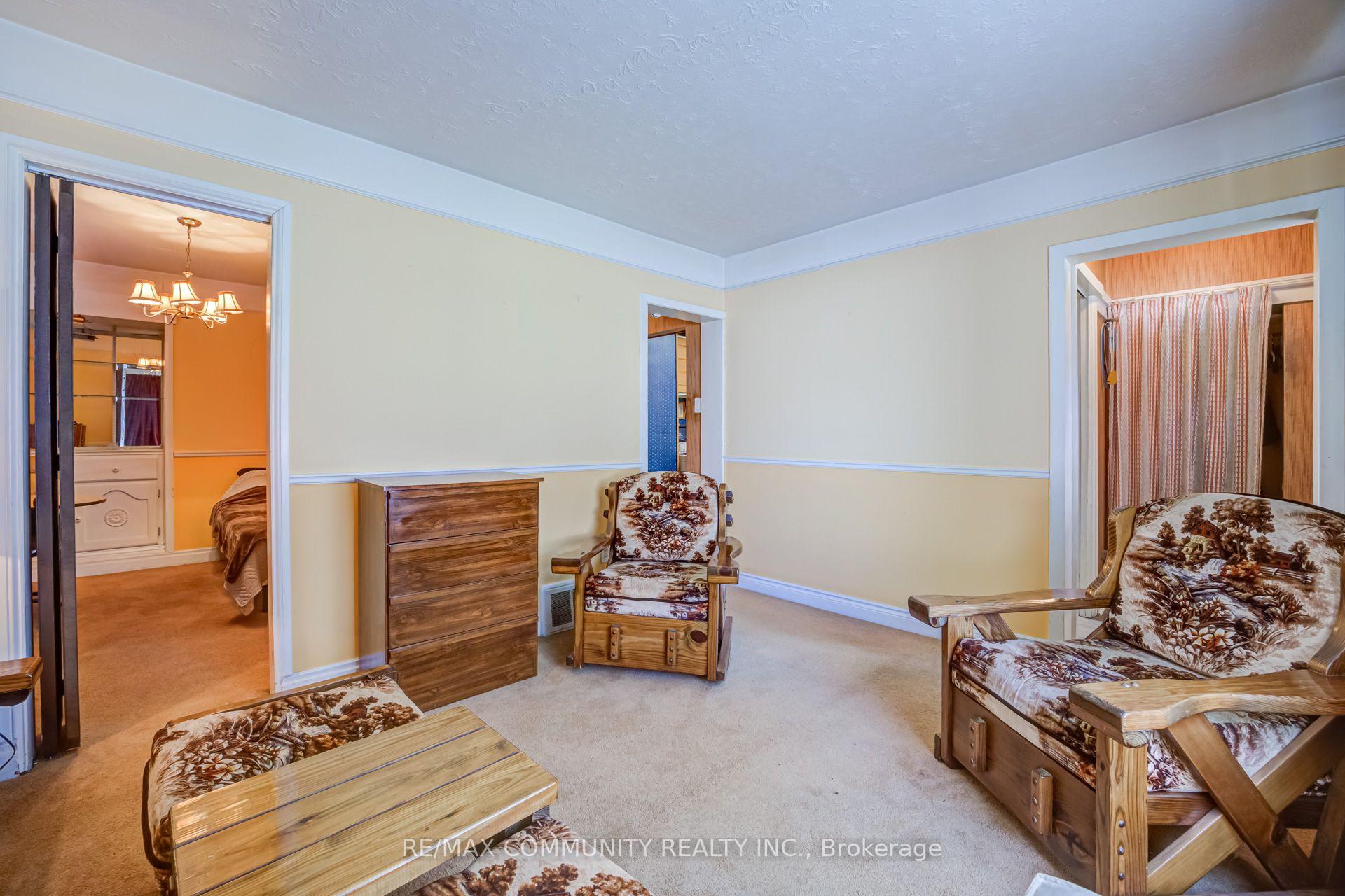 Photo 7 of 449 Ritson Road N, Oshawa, O'Neill — HOMEH