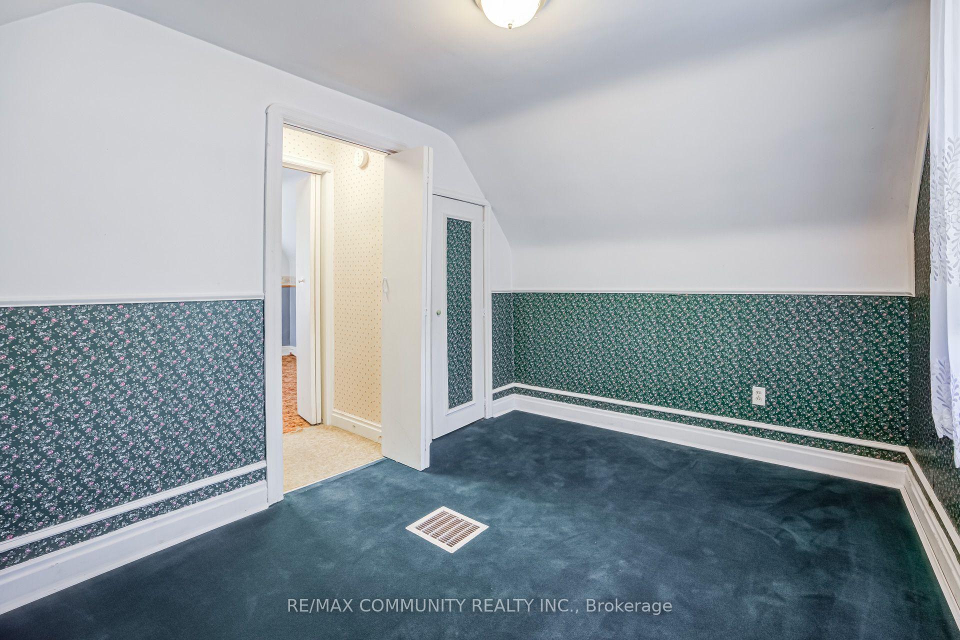 Photo 16 of 449 Ritson Road N, Oshawa, O'Neill — HOMEH