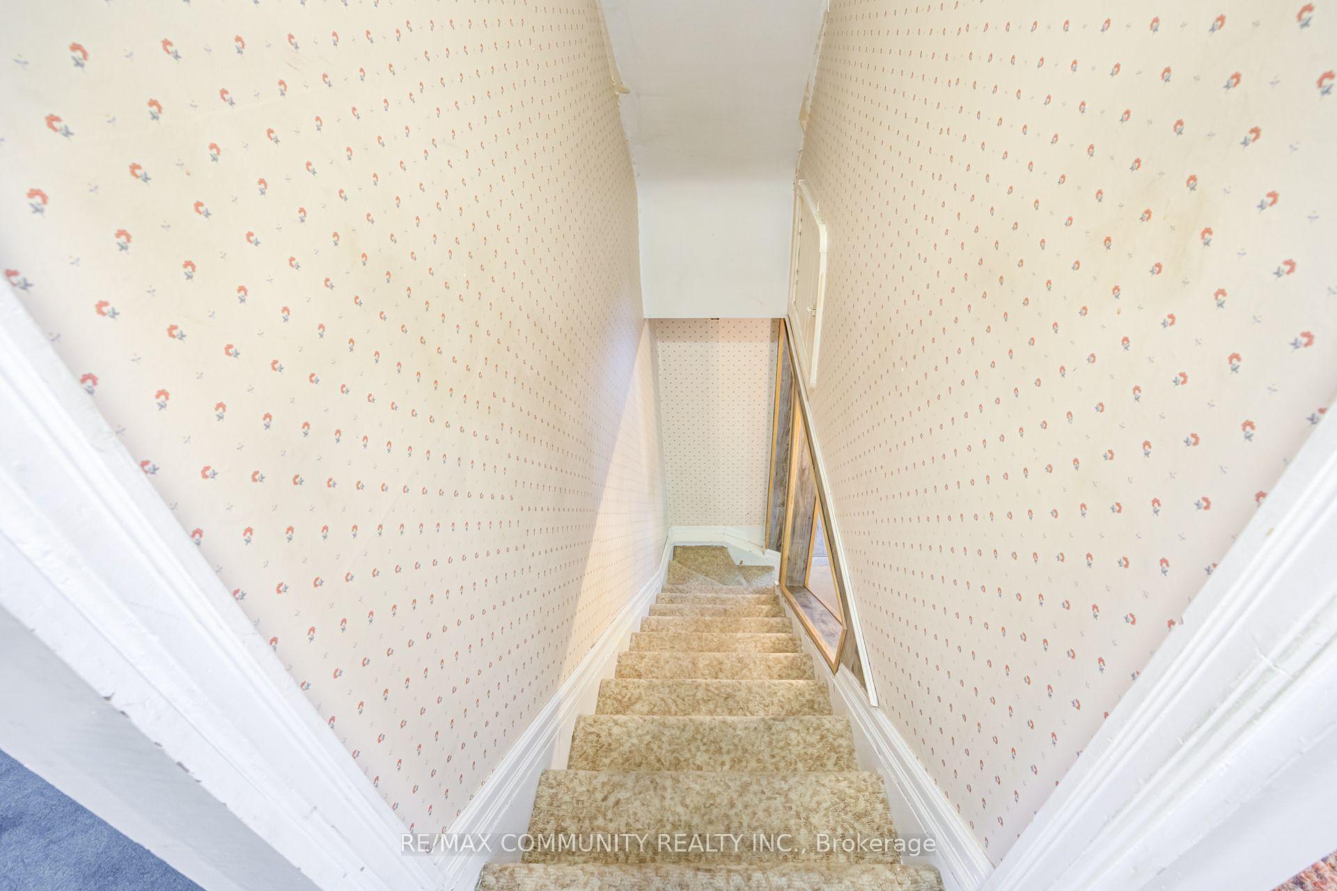 Photo 17 of 449 Ritson Road N, Oshawa, O'Neill — HOMEH