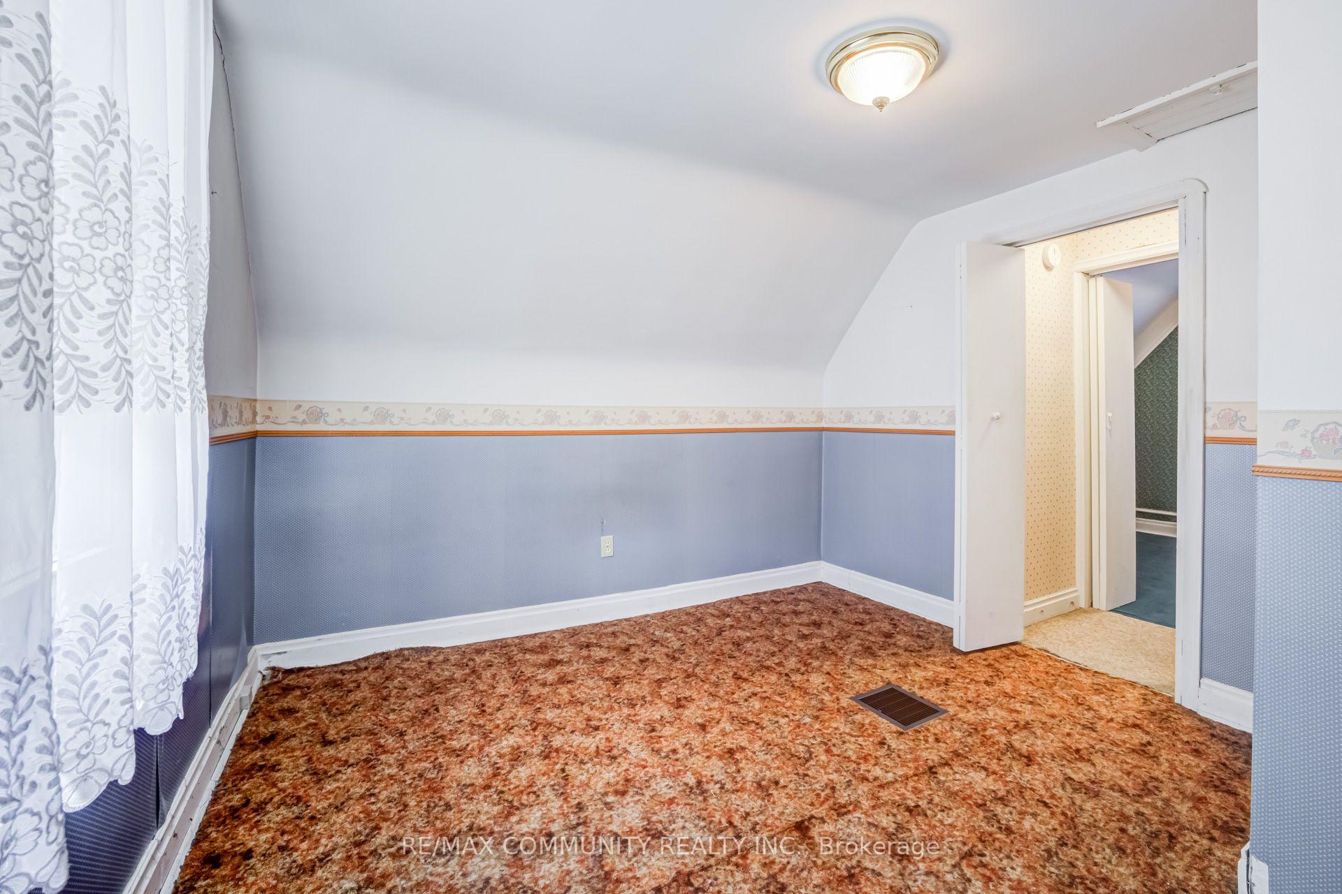 Photo 18 of 449 Ritson Road N, Oshawa, O'Neill — HOMEH