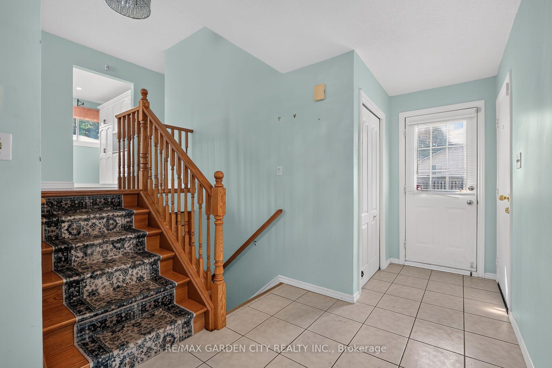 Photo 2 of 186 Glenmor Drive, Haldimand — HOMEH