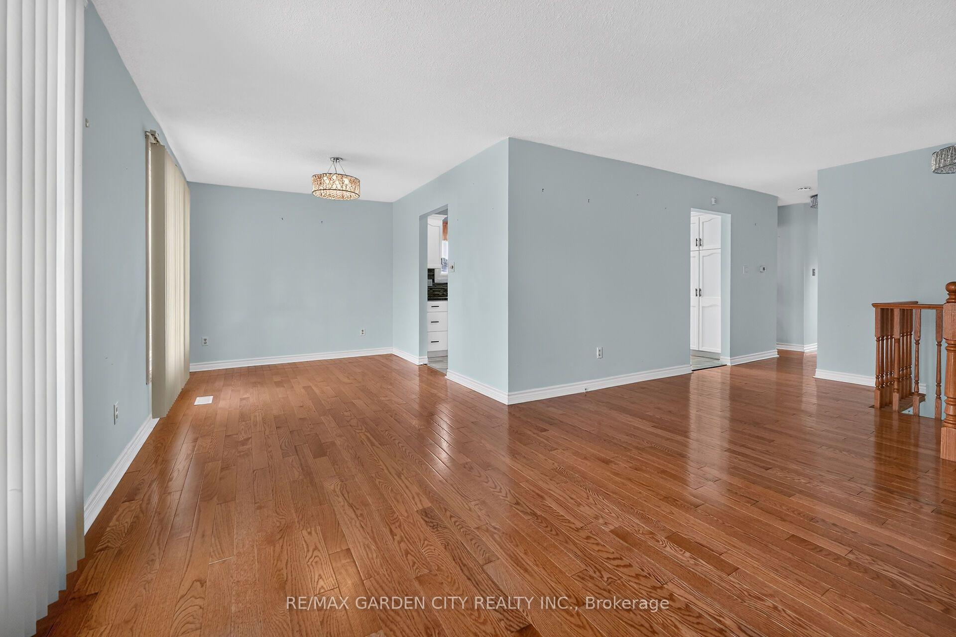 Photo 4 of 186 Glenmor Drive, Haldimand — HOMEH