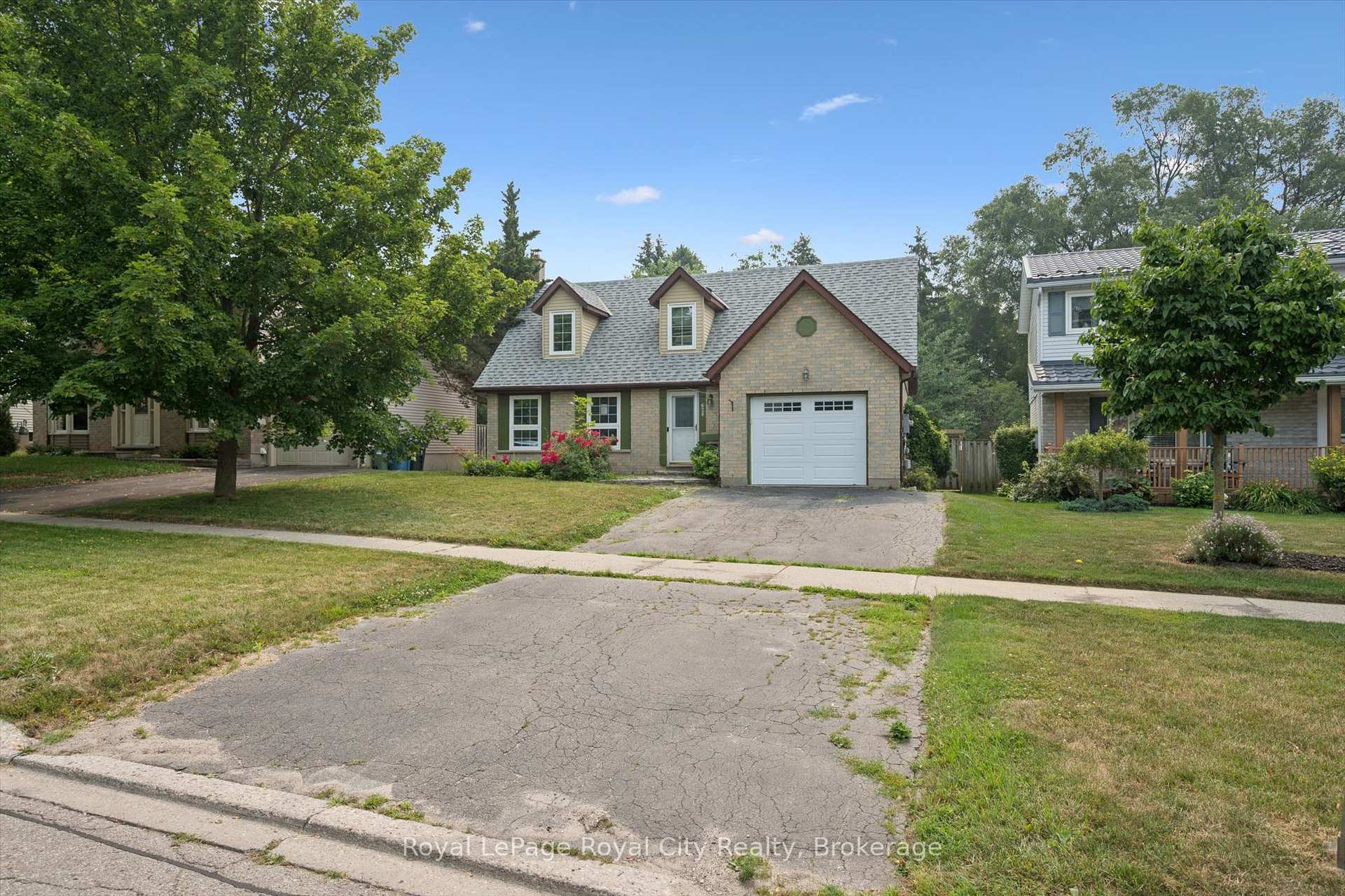 Photo 3 of 628 Willow Road, Guelph, Willow West/Sugarbush/West Acres — HOMEH