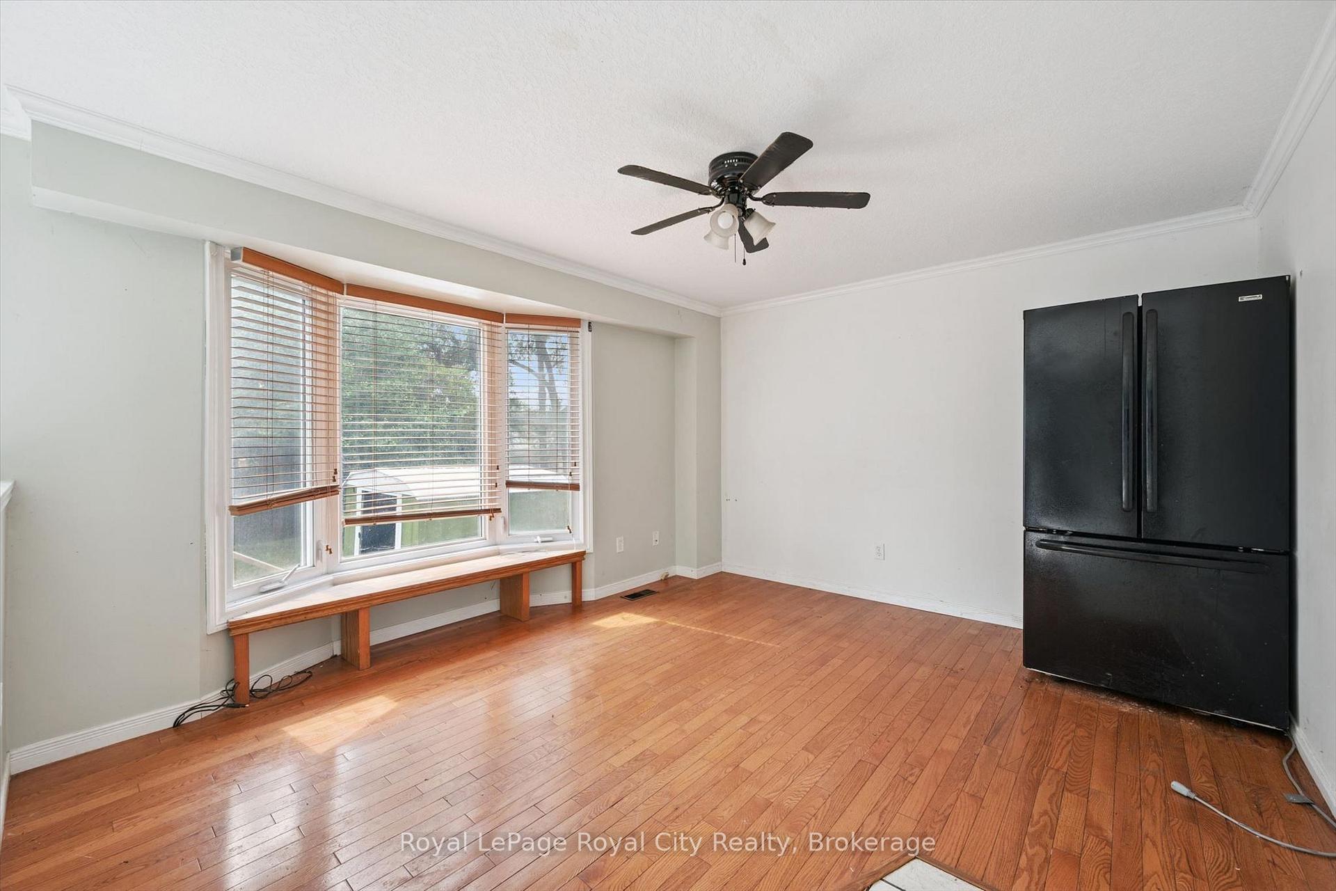 Photo 11 of 628 Willow Road, Guelph, Willow West/Sugarbush/West Acres — HOMEH