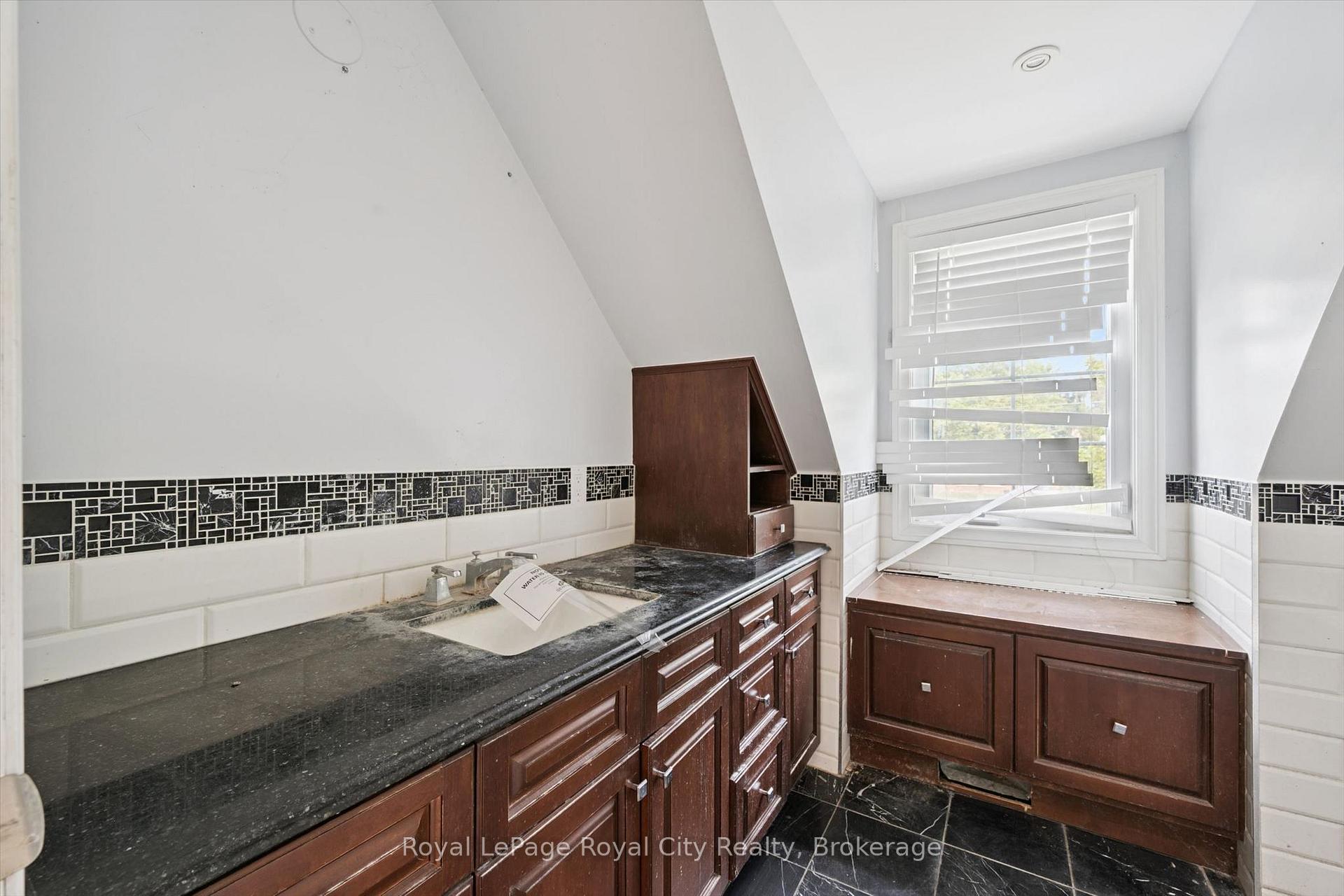 Photo 24 of 628 Willow Road, Guelph, Willow West/Sugarbush/West Acres — HOMEH